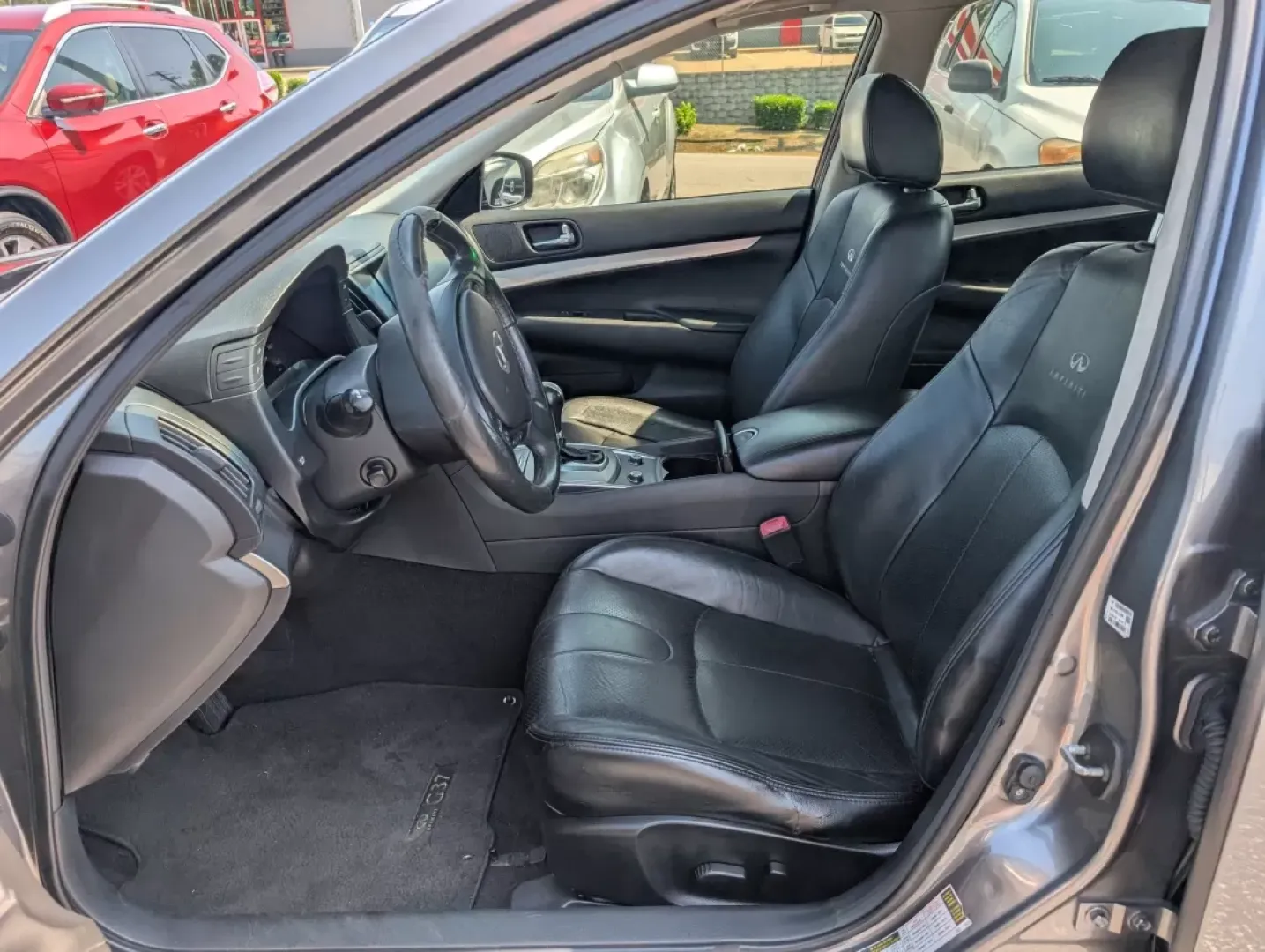 2013 /Graphite Infiniti G37 Sedan Journey (JN1CV6AP2DM) with an Other engine, located at 3959 U.S. 80 W, Phenix City, AL, 36870, (334) 297-4885, 32.469296, -85.135185 - **Elevate Your Daily Drive with the 2013 Infiniti G37 Sedan!**<br /> <br /> Are you ready to transform your daily commute into a luxurious experience? Look no further than this stunning 2013 Infiniti G37 Sedan, now available at Gils Auto in Phenix City, AL! Whether you're navigating the bustling str - Photo#9