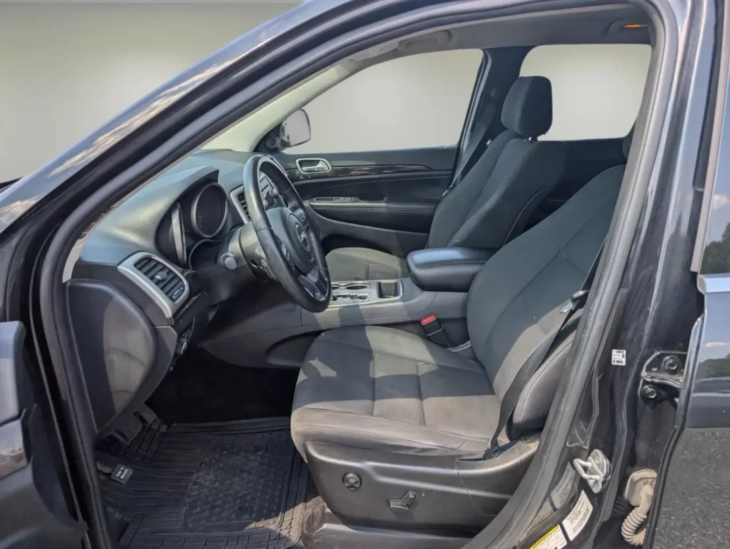 2013 /Black Jeep Grand Cherokee Laredo (1C4RJFAG5DC) with an Other engine, located at 521 Old Farm Lane Rd, Prattville, AL, 36066, (334) 325-1505, 32.482460, -86.416367 - 2013 Jeep Grand Cherokee Laredo - Photo#9