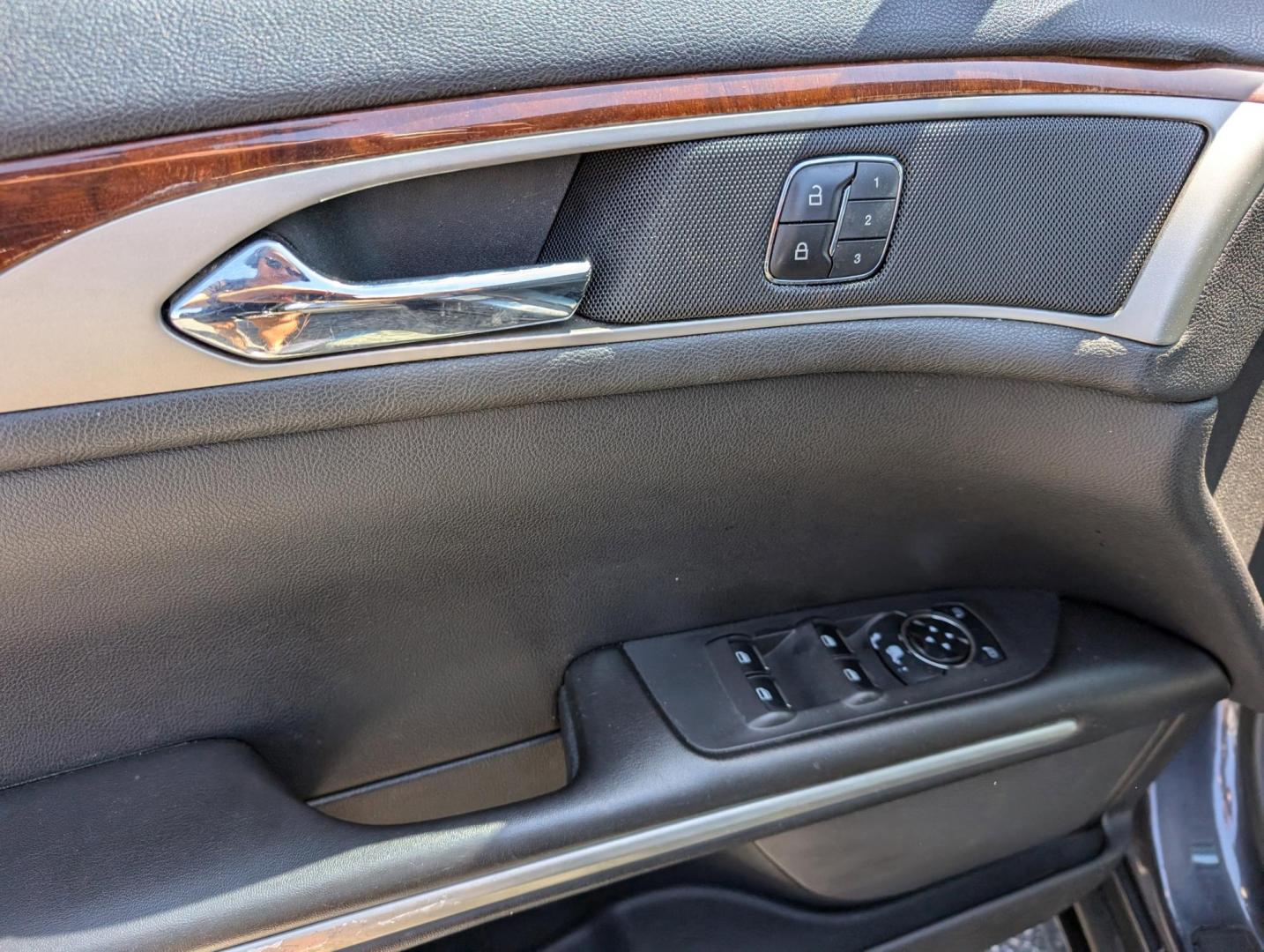2013 Lincoln MKZ (3LN6L2GK9DR) with an Gas V6 3.7L/227 engine, 6-Speed Automatic w/Manual Shift transmission, located at 521 Old Farm Lane Rd, Prattville, AL, 36066, (334) 325-1505, 32.482460, -86.416367 - 2013 Lincoln MKZ - Photo#8