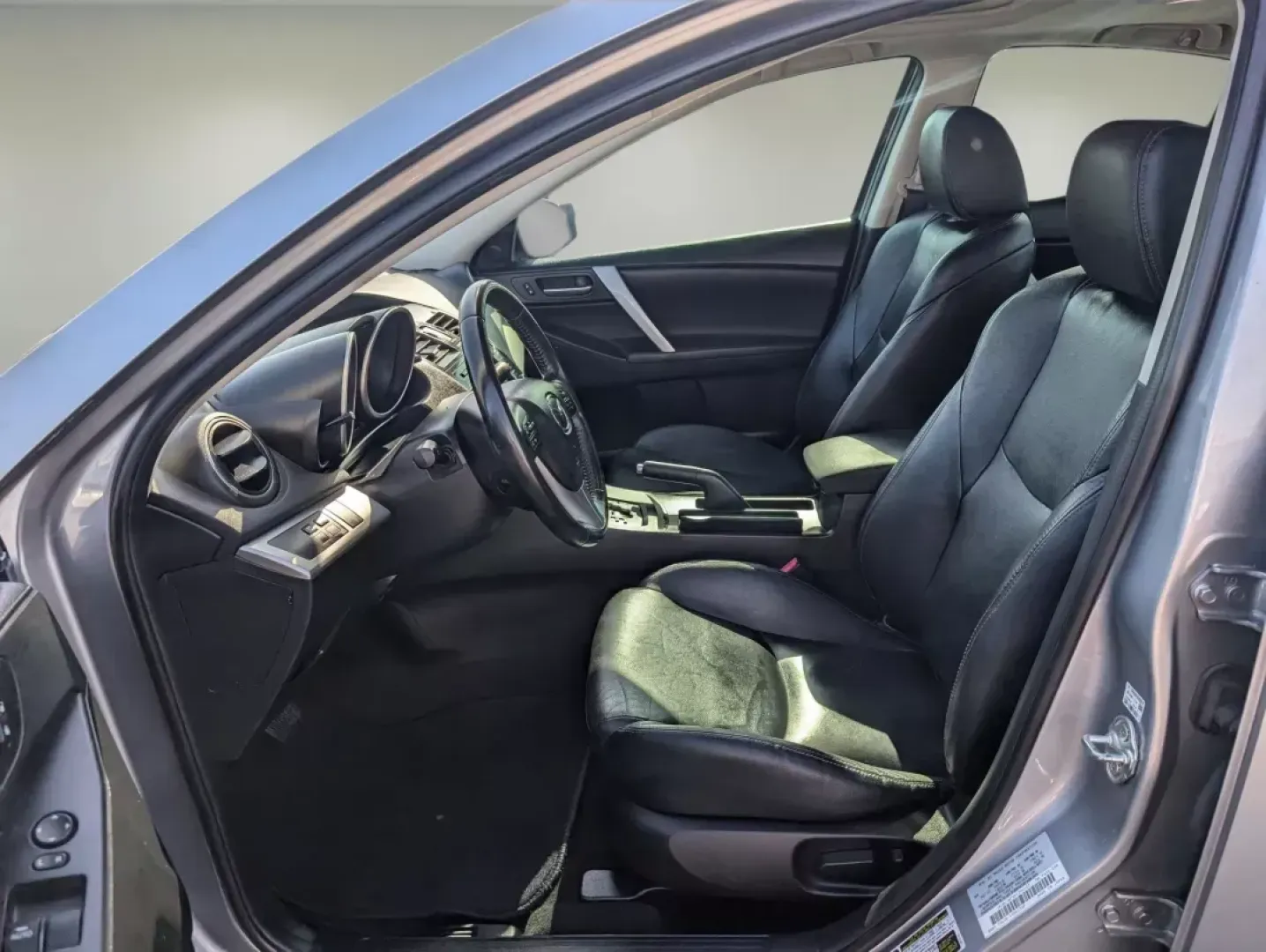 2013 Mazda Mazda3 i Grand Touring (JM1BL1W73D1) with an Gas I4 2.0L/122 engine, 6-Speed Automatic transmission, located at 3959 U.S. 80 W, Phenix City, AL, 36870, (334) 297-4885, 32.469296, -85.135185 - 2013 Mazda Mazda3 i Grand Touring - Photo#9