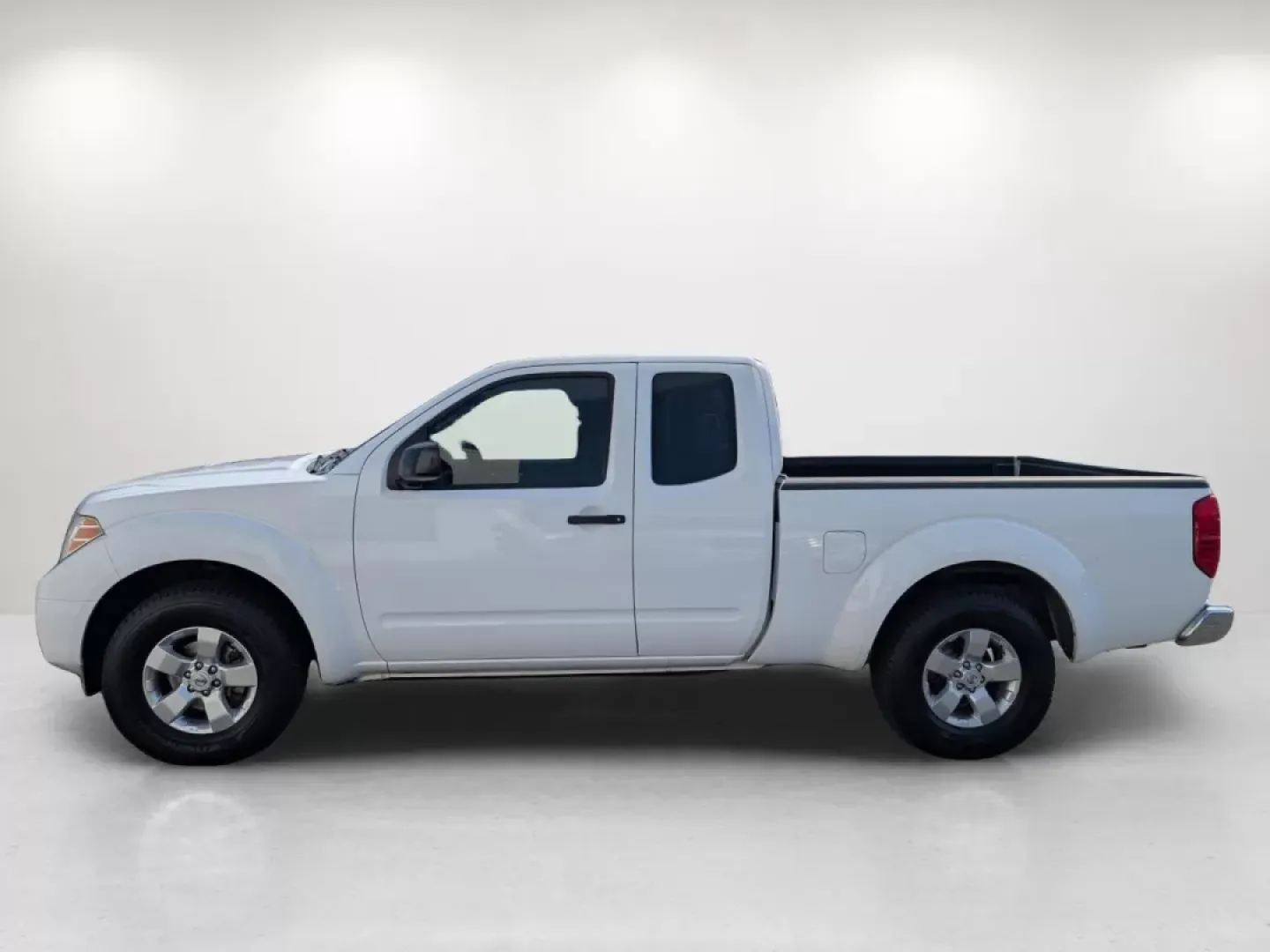 2013 /Beige Nissan Frontier SV (1N6AD0CU1DN) with an Other engine, located at 3959 U.S. 80 W, Phenix City, AL, 36870, (334) 297-4885, 32.469296, -85.135185 - **Elevate Your Weekend Adventures with the 2013 Nissan Frontier SV at Gils Auto!**<br /> <br /> Are you ready to tackle your weekend getaways or everyday errands with confidence and style? The 2013 Nissan Frontier SV Extended Cab Pickup, available now at Gils Auto in Phenix City, AL, is the perfect - Photo#7