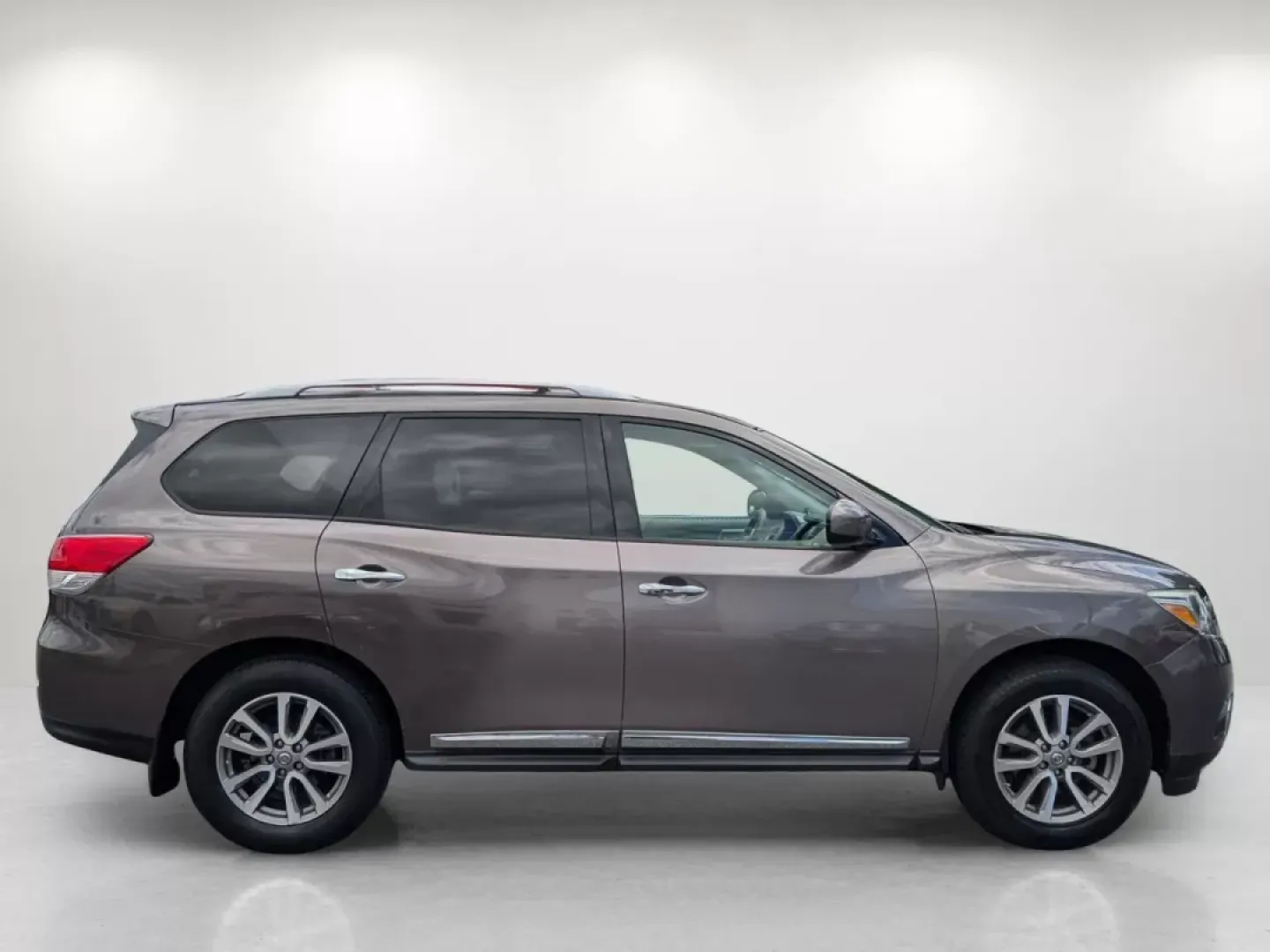 2013 /Almond Nissan Pathfinder SL (5N1AR2MN7DC) with an Other engine, located at 7000 Northlake Connector, Columbus, GA, 31904, (706) 987-8085, 32.524975, -84.978134 - **Experience Adventure and Comfort with the 2013 Nissan Pathfinder SL at Gils Auto - Columbus #2!**<br /> <br /> Are you ready to embark on your next family adventure or daily commute with style and confidence? Look no further than the 2013 Nissan Pathfinder SL, a versatile SUV that perfectly balanc - Photo#3