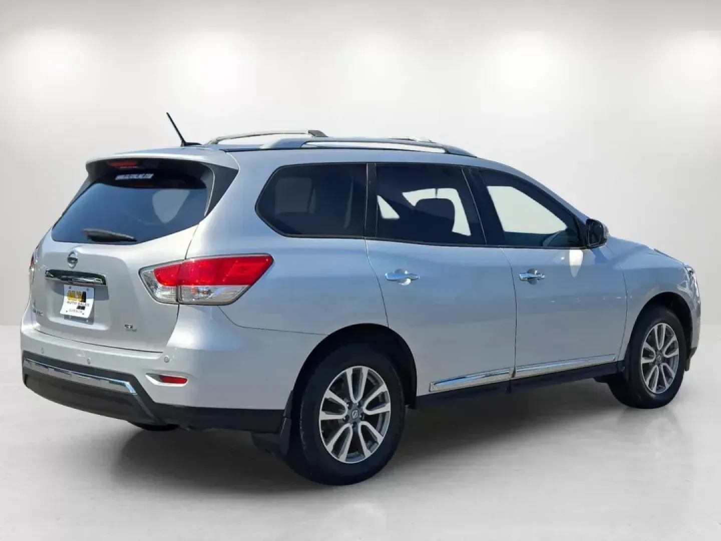 2013 /Charcoal Nissan Pathfinder SL (5N1AR2MN7DC) with an Other engine, located at 5115 14th Ave., Columbus, GA, 31904, (706) 323-0345, 32.511494, -84.971046 - **Discover Adventure with the 2013 Nissan Pathfinder SL at Gils Auto - Columbus!**<br /> <br /> Are you ready to elevate your family adventures or weekend getaways? Look no further than the 2013 Nissan Pathfinder SL, an SUV that perfectly marries comfort, technology, and versatility. With ample spac - Photo#4