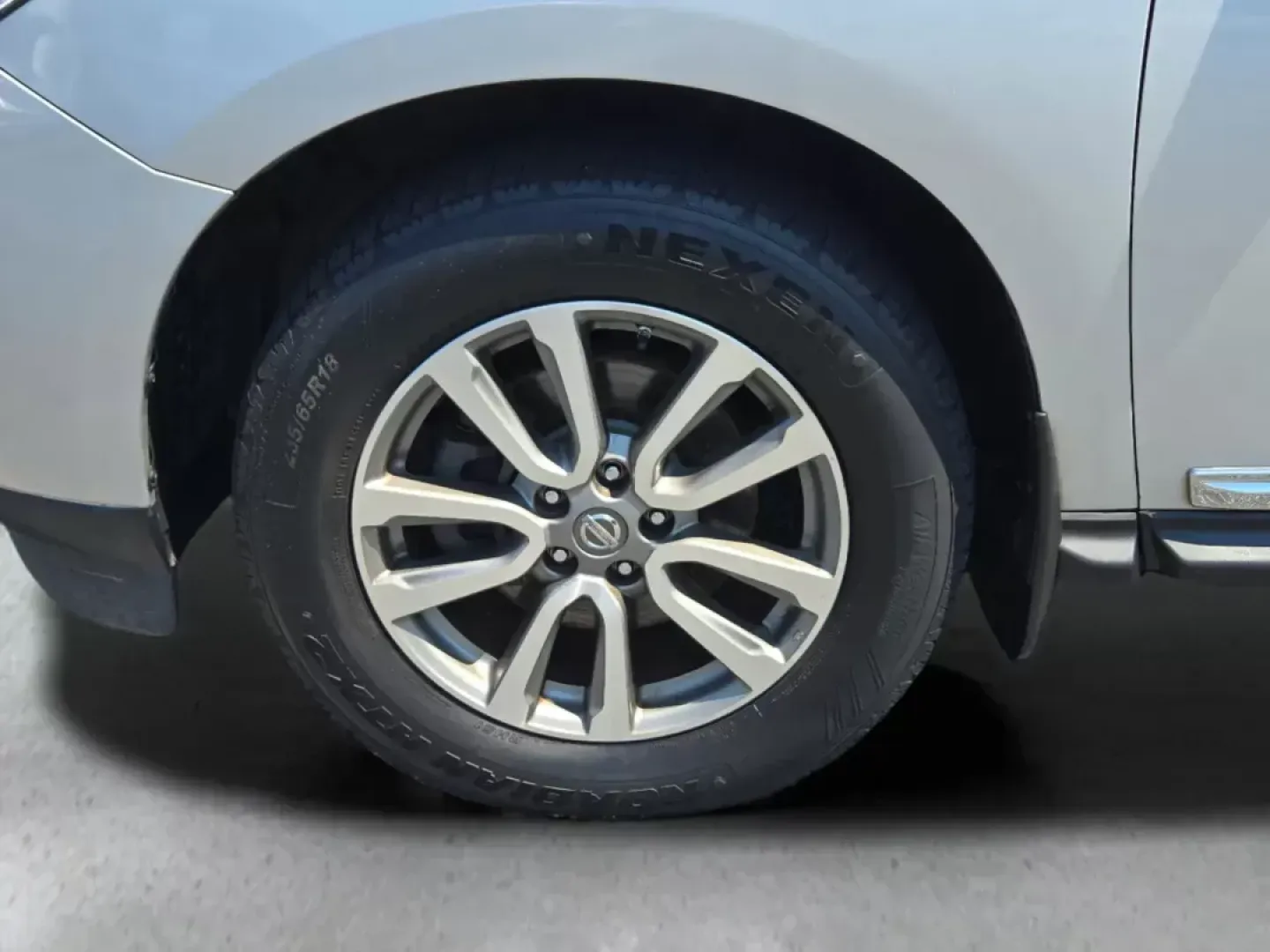 2013 /Charcoal Nissan Pathfinder SL (5N1AR2MN7DC) with an Other engine, located at 5115 14th Ave., Columbus, GA, 31904, (706) 323-0345, 32.511494, -84.971046 - **Discover Adventure with the 2013 Nissan Pathfinder SL at Gils Auto - Columbus!**<br /> <br /> Are you ready to elevate your family adventures or weekend getaways? Look no further than the 2013 Nissan Pathfinder SL, an SUV that perfectly marries comfort, technology, and versatility. With ample spac - Photo#9