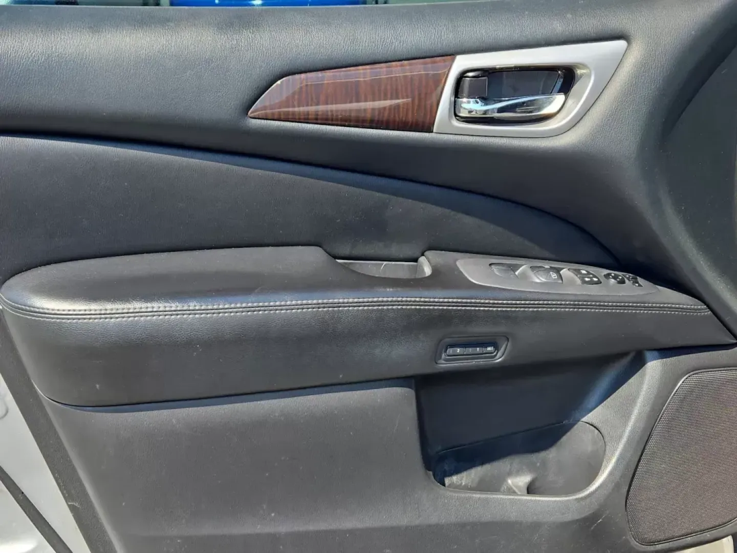 2013 /Charcoal Nissan Pathfinder SL (5N1AR2MN7DC) with an Other engine, located at 5115 14th Ave., Columbus, GA, 31904, (706) 323-0345, 32.511494, -84.971046 - **Discover Adventure with the 2013 Nissan Pathfinder SL at Gils Auto - Columbus!**<br /> <br /> Are you ready to elevate your family adventures or weekend getaways? Look no further than the 2013 Nissan Pathfinder SL, an SUV that perfectly marries comfort, technology, and versatility. With ample spac - Photo#10