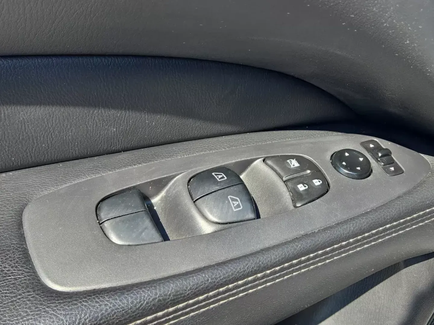2013 /Charcoal Nissan Pathfinder SL (5N1AR2MN7DC) with an Other engine, located at 5115 14th Ave., Columbus, GA, 31904, (706) 323-0345, 32.511494, -84.971046 - **Discover Adventure with the 2013 Nissan Pathfinder SL at Gils Auto - Columbus!**<br /> <br /> Are you ready to elevate your family adventures or weekend getaways? Look no further than the 2013 Nissan Pathfinder SL, an SUV that perfectly marries comfort, technology, and versatility. With ample spac - Photo#11