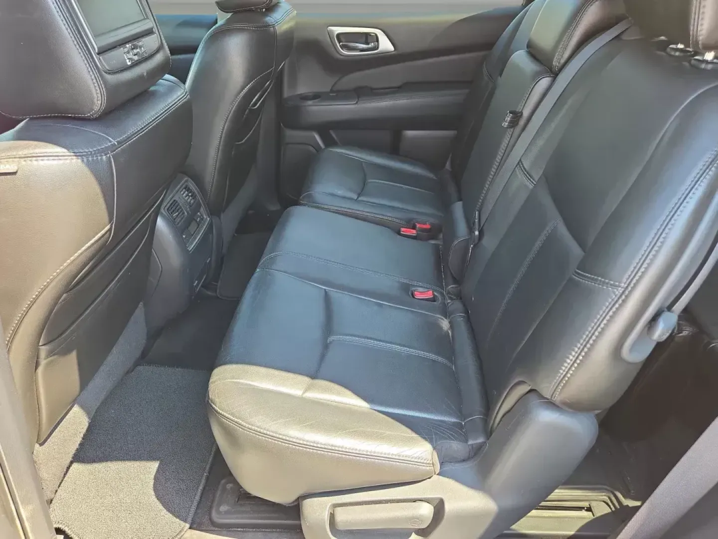 2013 /Charcoal Nissan Pathfinder SL (5N1AR2MN7DC) with an Other engine, located at 5115 14th Ave., Columbus, GA, 31904, (706) 323-0345, 32.511494, -84.971046 - **Discover Adventure with the 2013 Nissan Pathfinder SL at Gils Auto - Columbus!**<br /> <br /> Are you ready to elevate your family adventures or weekend getaways? Look no further than the 2013 Nissan Pathfinder SL, an SUV that perfectly marries comfort, technology, and versatility. With ample spac - Photo#13