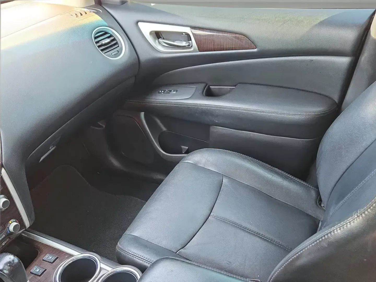 2013 /Charcoal Nissan Pathfinder SL (5N1AR2MN7DC) with an Other engine, located at 5115 14th Ave., Columbus, GA, 31904, (706) 323-0345, 32.511494, -84.971046 - **Discover Adventure with the 2013 Nissan Pathfinder SL at Gils Auto - Columbus!**<br /> <br /> Are you ready to elevate your family adventures or weekend getaways? Look no further than the 2013 Nissan Pathfinder SL, an SUV that perfectly marries comfort, technology, and versatility. With ample spac - Photo#15