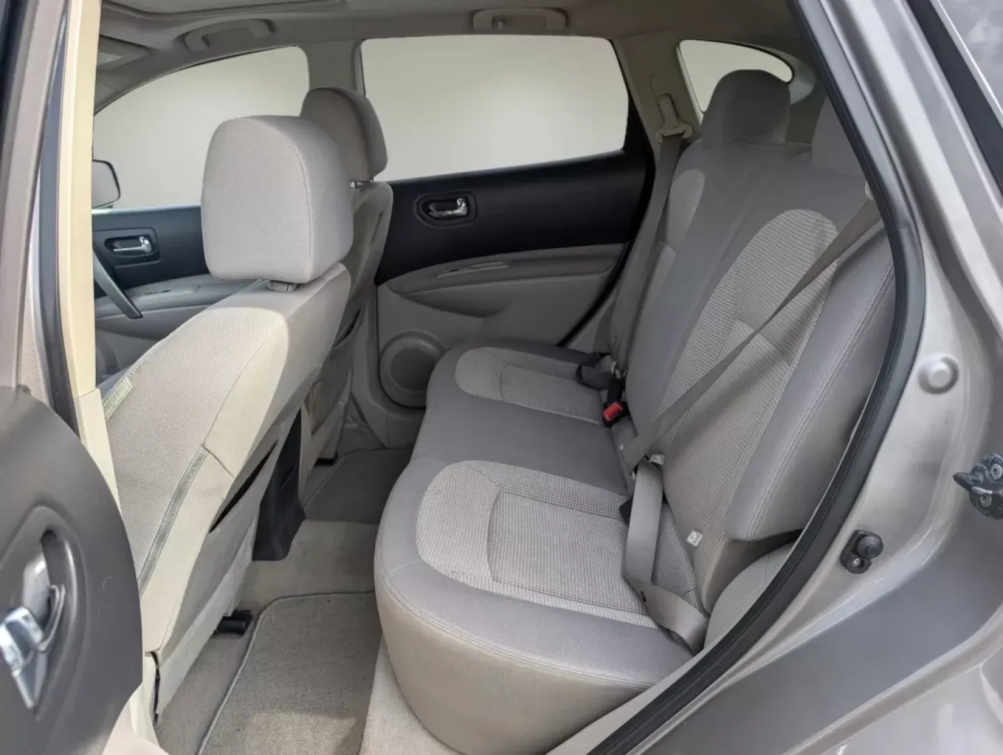 2013 /Gray Nissan Rogue SV (JN8AS5MT6DW) with an Other engine, located at 3959 U.S. 80 W, Phenix City, AL, 36870, (334) 297-4885, 32.469296, -85.135185 - **Conquer Your Daily Adventures with the 2013 Nissan Rogue SV at Gils Auto in Phenix City, AL!**<br /> <br /> Are you ready to elevate your daily commute, family outings, or weekend adventures? The 2013 Nissan Rogue SV is here to meet all your lifestyle needs. With its spacious interior, smooth hand - Photo#10