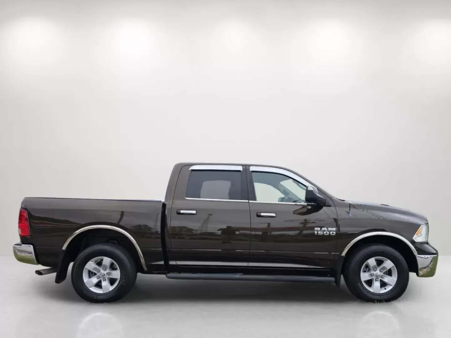 2013 /Canyon Brown/Light Frost Beige Interior Ram 1500 SLT (1C6RR6LG0DS) with an Other engine, located at 5115 14th Ave., Columbus, GA, 31904, (706) 323-0345, 32.511494, -84.971046 - **Unleash Your Adventurous Spirit with the 2013 Ram 1500 SLT A Truck That Fits Your Lifestyle!**<br /> <br /> Are you ready to elevate your driving experience? Whether you're a growing family needing ample space for weekend getaways or a busy professional seeking a reliable commuter vehicle, the 20 - Photo#3