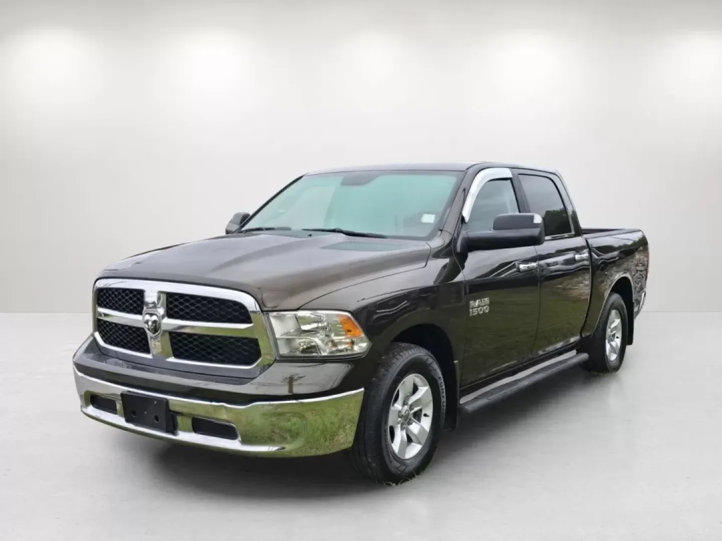 2013 /Canyon Brown/Light Frost Beige Interior Ram 1500 SLT (1C6RR6LG0DS) with an Other engine, located at 5115 14th Ave., Columbus, GA, 31904, (706) 323-0345, 32.511494, -84.971046 - **Unleash Your Adventurous Spirit with the 2013 Ram 1500 SLT A Truck That Fits Your Lifestyle!**<br /> <br /> Are you ready to elevate your driving experience? Whether you're a growing family needing ample space for weekend getaways or a busy professional seeking a reliable commuter vehicle, the 20 - Photo#5