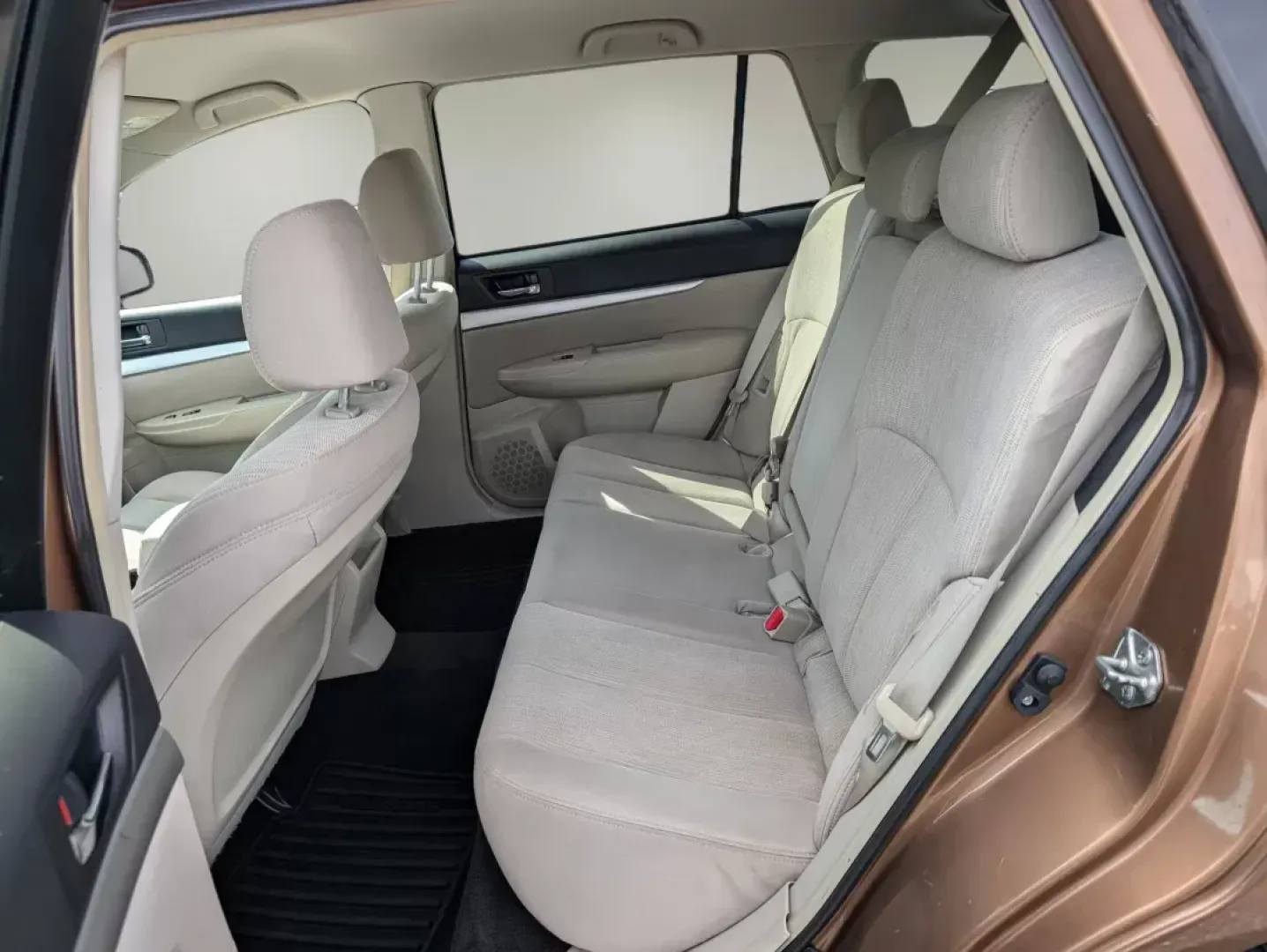 2013 /Ivory Striated Subaru Outback 2.5i Premium (4S4BRCCCXD3) with an Other engine, located at 1430 Gateway Drive, Opelika, AL, 36801, (334) 239-0944, 32.637871, -85.409790 - 2013 Subaru Outback 2.5i Premium - Photo#11