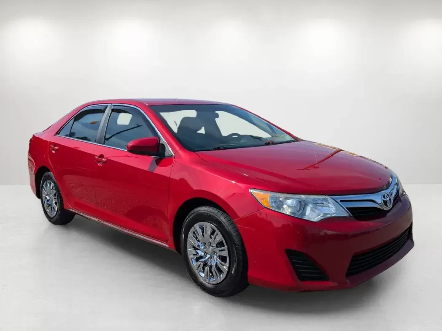 2013 Toyota Camry LE (4T1BF1FK9DU) with an Gas I4 2.5L/152 engine, 6-Speed Automatic w/Manual Shift transmission, located at 7000 Northlake Connector, Columbus, GA, 31904, (706) 987-8085, 32.524975, -84.978134 - **Discover Your Perfect Commute Companion: 2013 Toyota Camry LE at Gils Auto - Columbus #2!**<br /> <br /> Are you in search of a reliable, stylish vehicle that fits seamlessly into your busy lifestyle? Look no further! The 2013 Toyota Camry LE combines comfort, efficiency, and advanced safety featu - Photo#2
