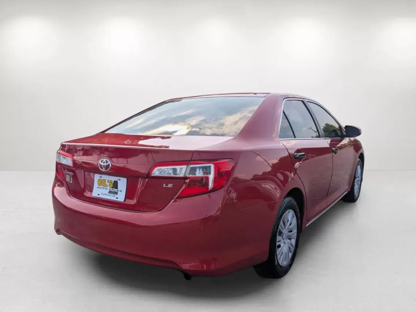2013 Toyota Camry LE (4T1BF1FK1DU) with an Other engine, located at 1430 Gateway Drive, Opelika, AL, 36801, (334) 239-0944, 32.637871, -85.409790 - **Discover the Perfect Blend of Reliability and Comfort with the 2013 Toyota Camry at Gils Auto!**<br /> <br /> Are you searching for a dependable vehicle that fits seamlessly into your busy lifestyle? Look no further than Gils Auto, your trusted Buy Here Pay Here dealership in Phenix City, AL. Our - Photo#4