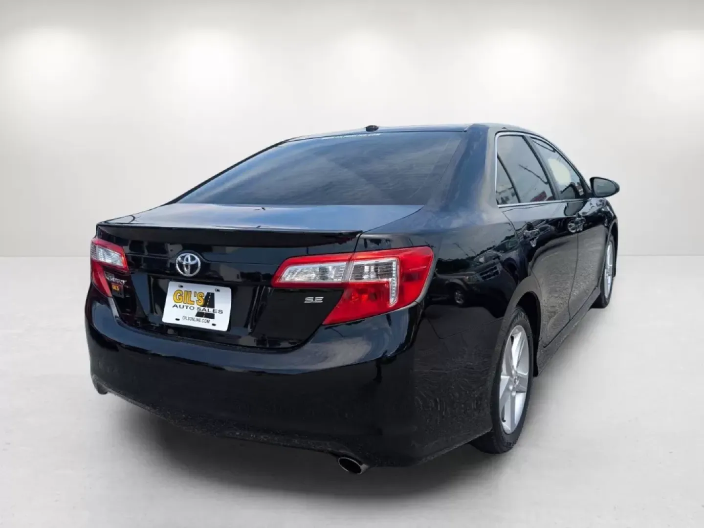 2013 Toyota Camry SE (4T1BF1FK5DU) with an Other engine, located at 7000 Northlake Connector, Columbus, GA, 31904, (706) 987-8085, 32.524975, -84.978134 - Are you ready to upgrade your daily drive with a reliable sedan that combines style and efficiency? Look no further than this stunning 2013 Toyota Camry SE, available now at Gils Auto in Phenix City, AL! Whether you're commuting through the bustling streets of downtown or running errands around the - Photo#3