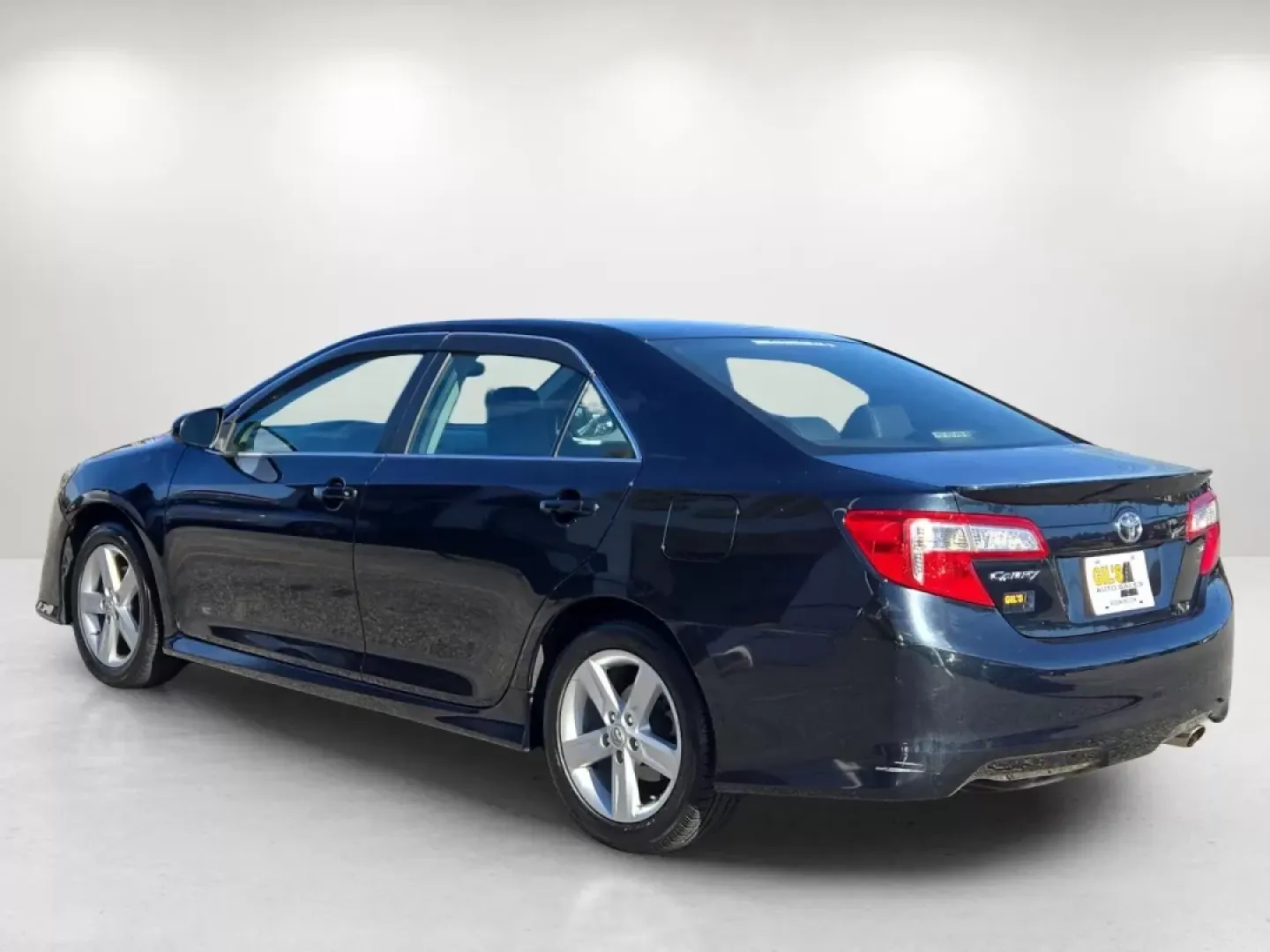 2013 Toyota Camry (4T1BF1FK8DU) with an Other engine, located at 5115 14th Ave., Columbus, GA, 31904, (706) 323-0345, 32.511494, -84.971046 - **Elevate Your Daily Commute with the 2013 Toyota Camry Ideal for Budget-Conscious Buyers!**<br /> <br /> Are you looking for a reliable sedan that perfectly balances comfort, efficiency, and technology? Look no further than this stunning 2013 Toyota Camry available at Gils Auto in Phenix City, AL. - Photo#7