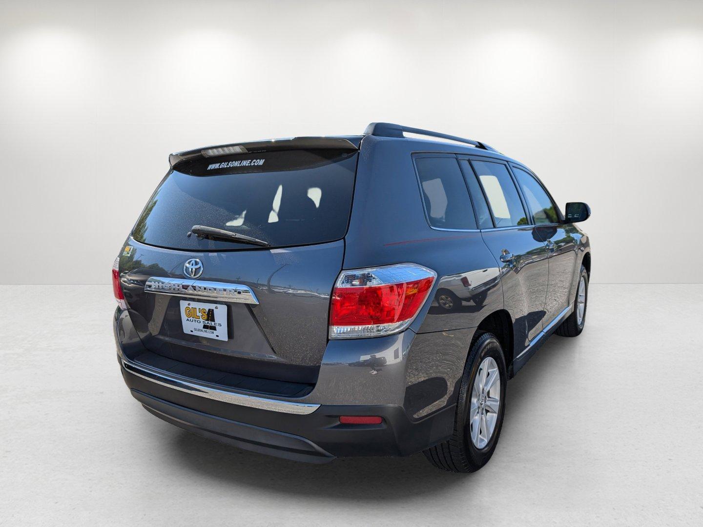 2013 Toyota Highlander (5TDZK3EH9DS) with an Gas V6 3.5L/211 engine, 5-Speed Automatic w/Manual Shift transmission, located at 5115 14th Ave., Columbus, GA, 31904, (706) 323-0345, 32.511494, -84.971046 - 2013 Toyota Highlander - Photo#4