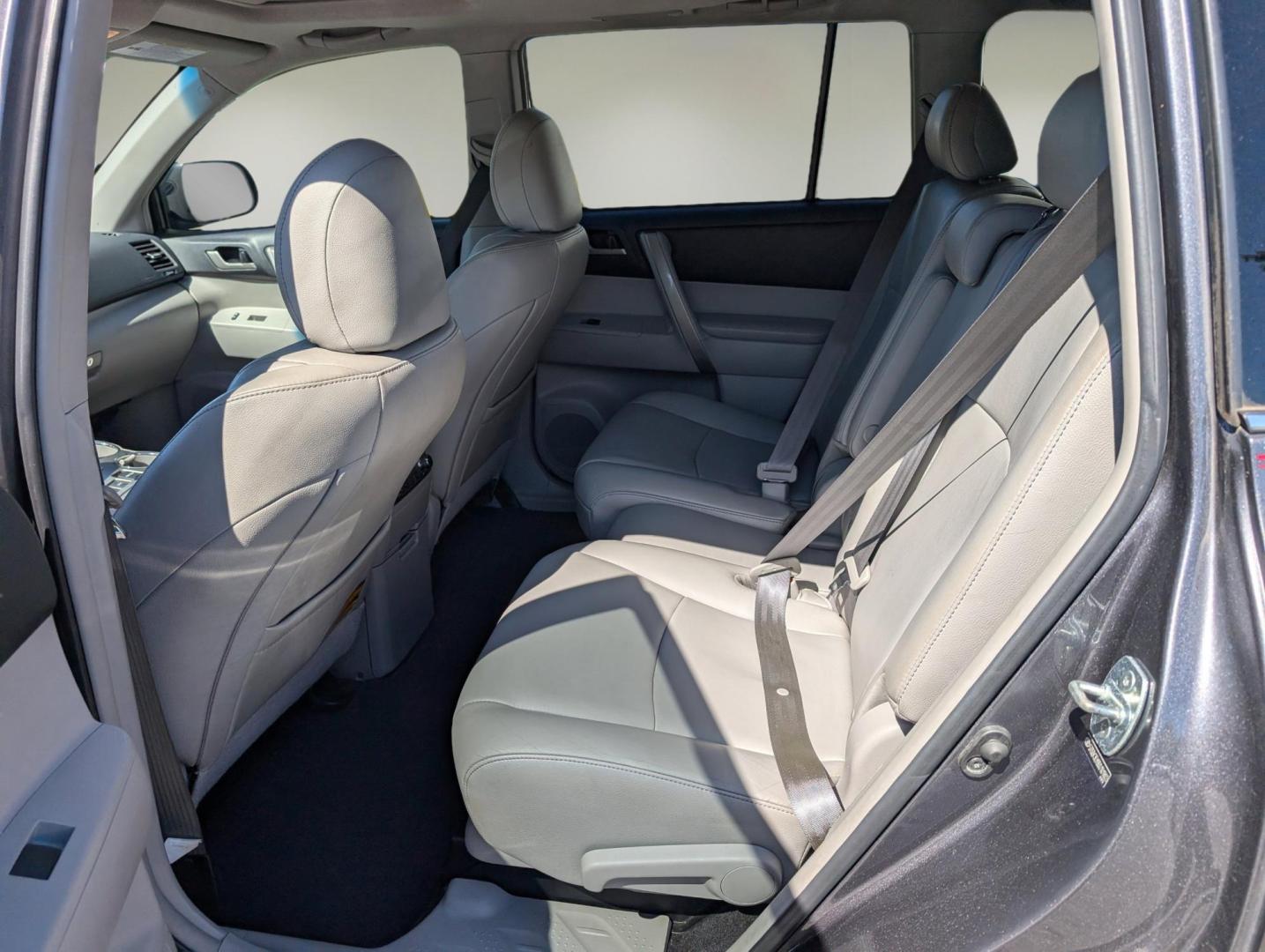 2013 Toyota Highlander (5TDZK3EH9DS) with an Gas V6 3.5L/211 engine, 5-Speed Automatic w/Manual Shift transmission, located at 5115 14th Ave., Columbus, GA, 31904, (706) 323-0345, 32.511494, -84.971046 - 2013 Toyota Highlander - Photo#10