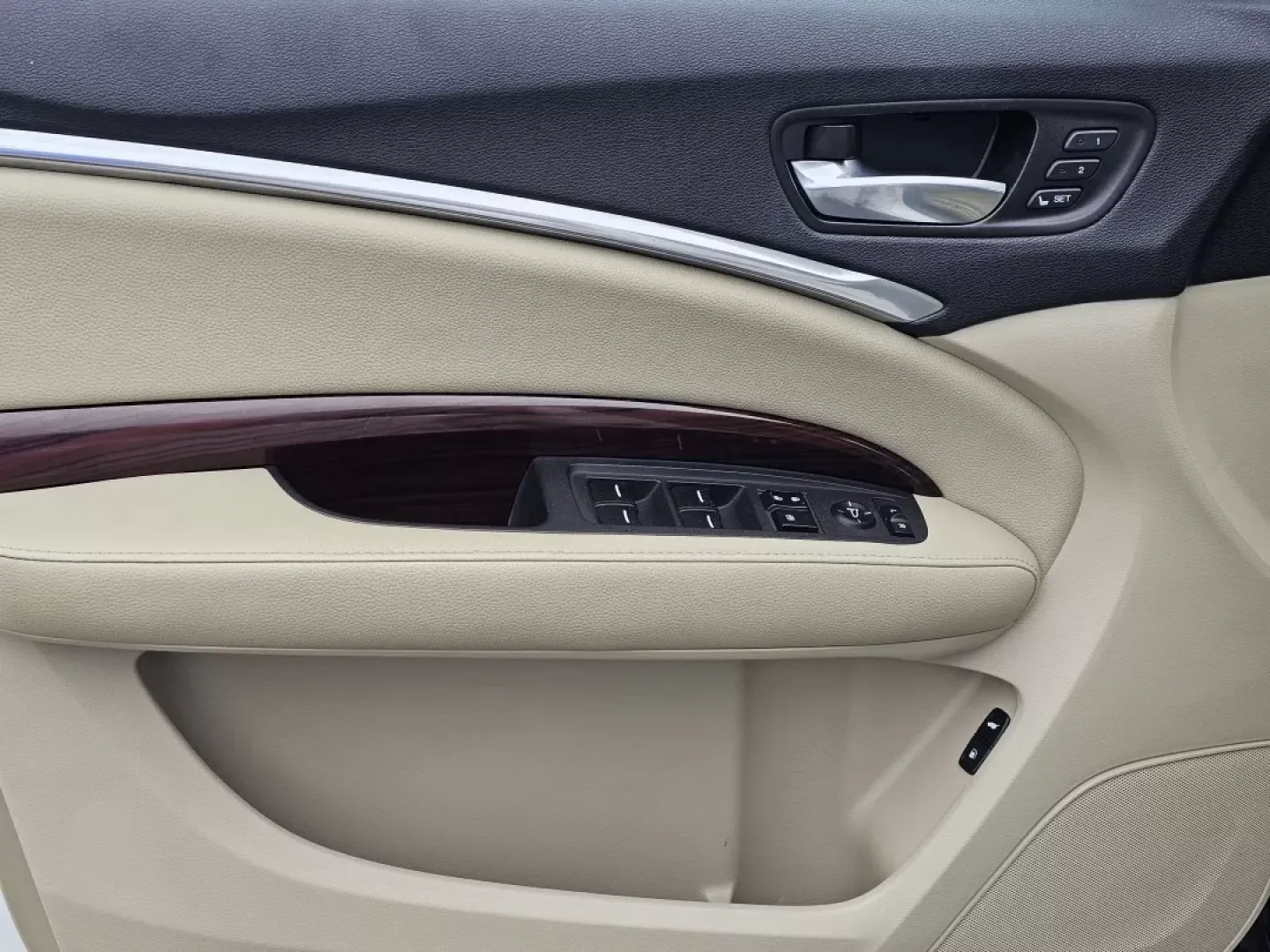 2014 Acura MDX Tech Pkg (5FRYD3H49EB) with an Other engine, located at 3959 U.S. 80 W, Phenix City, AL, 36870, (334) 297-4885, 32.469296, -85.135185 - **Experience Unmatched Comfort and Versatility with the 2014 Acura MDX Tech Pkg at Gils Auto Phenix City**<br /> <br /> Are you ready to elevate your family adventures or enhance your daily commute? The 2014 Acura MDX Tech Pkg is your perfect companion for all of life's journeys. With its blend of - Photo#8