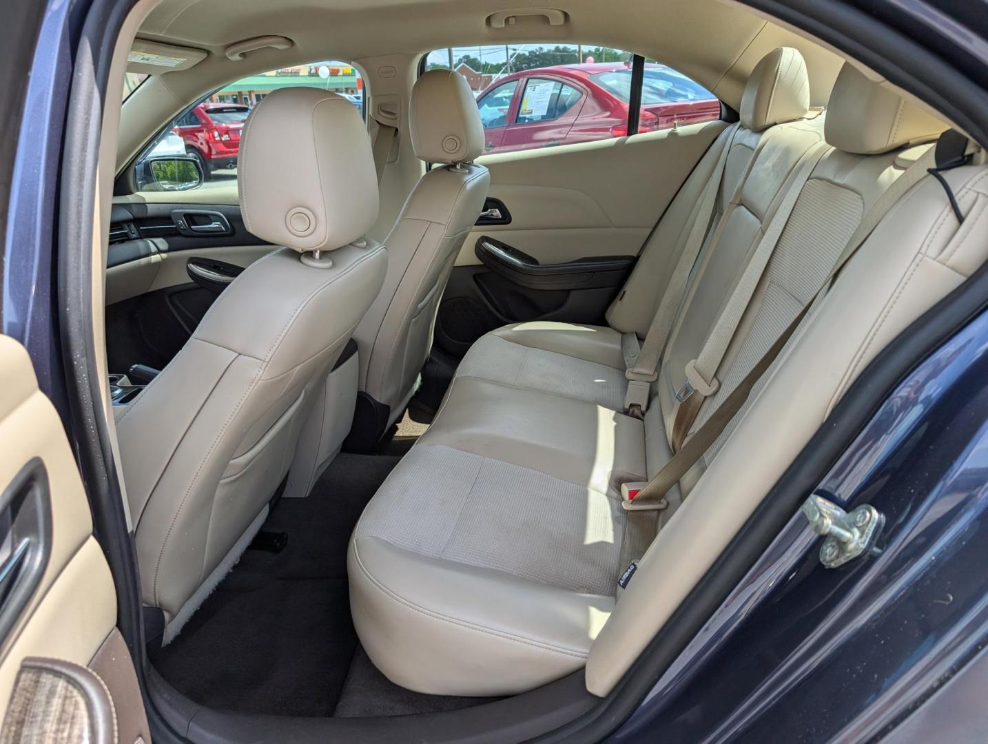 2014 /Cocoa/Light Neutral Chevrolet Malibu LT (1G11E5SL9EF) with an Gas I4 2.5L/150 engine, 6-Speed Automatic transmission, located at 3959 U.S. 80 W, Phenix City, AL, 36870, (334) 297-4885, 32.469296, -85.135185 - 2014 Chevrolet Malibu LT - Photo#10