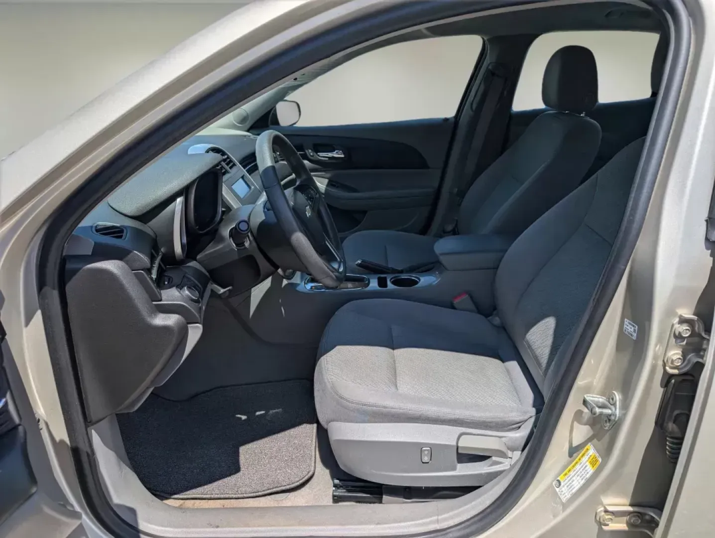 2014 /Jet Black/Titanium Chevrolet Malibu LS (1G11B5SL1EF) with an Gas I4 2.5L/150 engine, 6-Speed Automatic transmission, located at 5115 14th Ave., Columbus, GA, 31904, (706) 323-0345, 32.511494, -84.971046 - 2014 Chevrolet Malibu LS - Photo#10