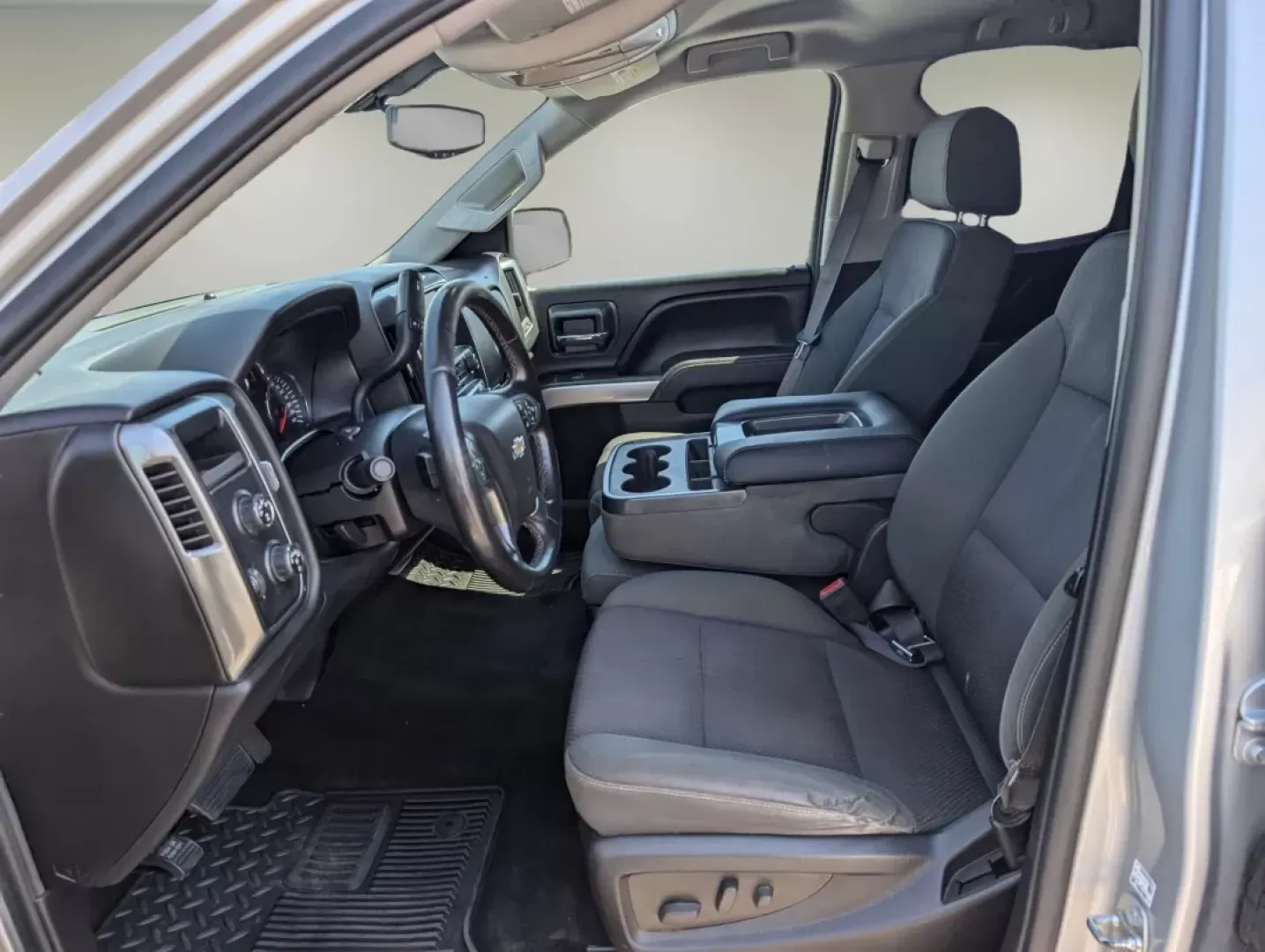 2014 /Jet Black Chevrolet Silverado 1500 LT (1GCVKREC2EZ) with an Other engine, located at 3959 U.S. 80 W, Phenix City, AL, 36870, (334) 297-4885, 32.469296, -85.135185 - **Conquer Your Adventures with the 2014 Chevrolet Silverado 1500 LT-Now Available at Gils Auto in Phenix City!**<br /> <br /> Are you ready to elevate your lifestyle with a dependable pickup that's perfect for both weekend adventures and daily commutes? Look no further than the robust 2014 Chevrolet - Photo#9