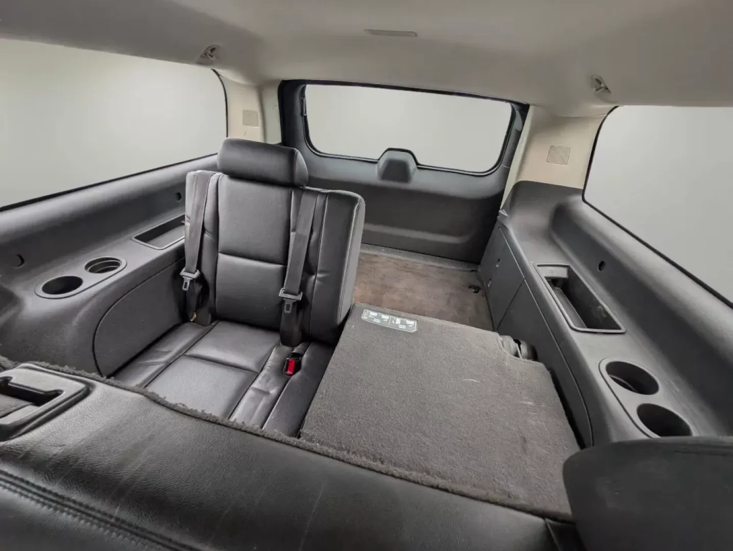 2014 /Ebony Chevrolet Suburban LTZ (1GNSCKE00ER) with an Other engine, located at 1430 Gateway Drive, Opelika, AL, 36801, (334) 239-0944, 32.637871, -85.409790 - Experience the ultimate in family adventure with the 2014 Chevrolet Suburban LTZ, available now at Gils Auto in Phenix City, Alabama. This spacious SUV is designed for those who seek comfort and style, making it perfect for growing families, weekend getaways, or long commutes. With ample seating for - Photo#11