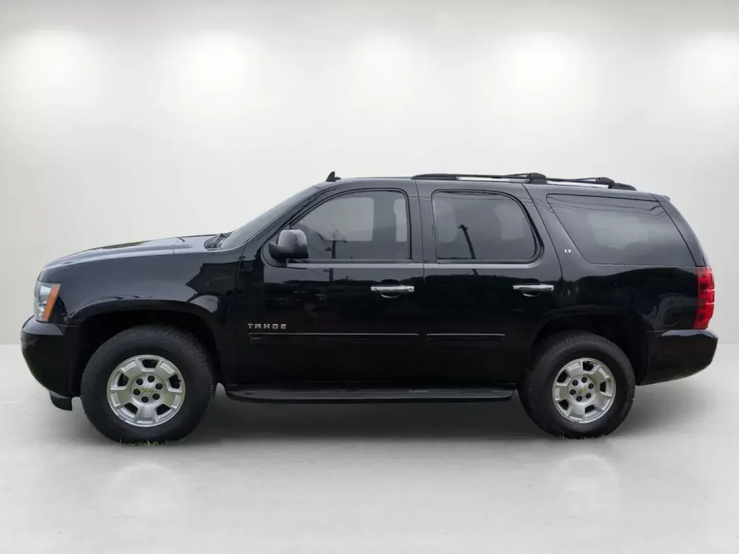 2014 /Ebony Chevrolet Tahoe LT (1GNSCBE00ER) with an Gas/Ethanol V8 5.3L/323 engine, 6-Speed Automatic transmission, located at 3959 U.S. 80 W, Phenix City, AL, 36870, (334) 297-4885, 32.469296, -85.135185 - 2014 Chevrolet Tahoe LT - Photo#7