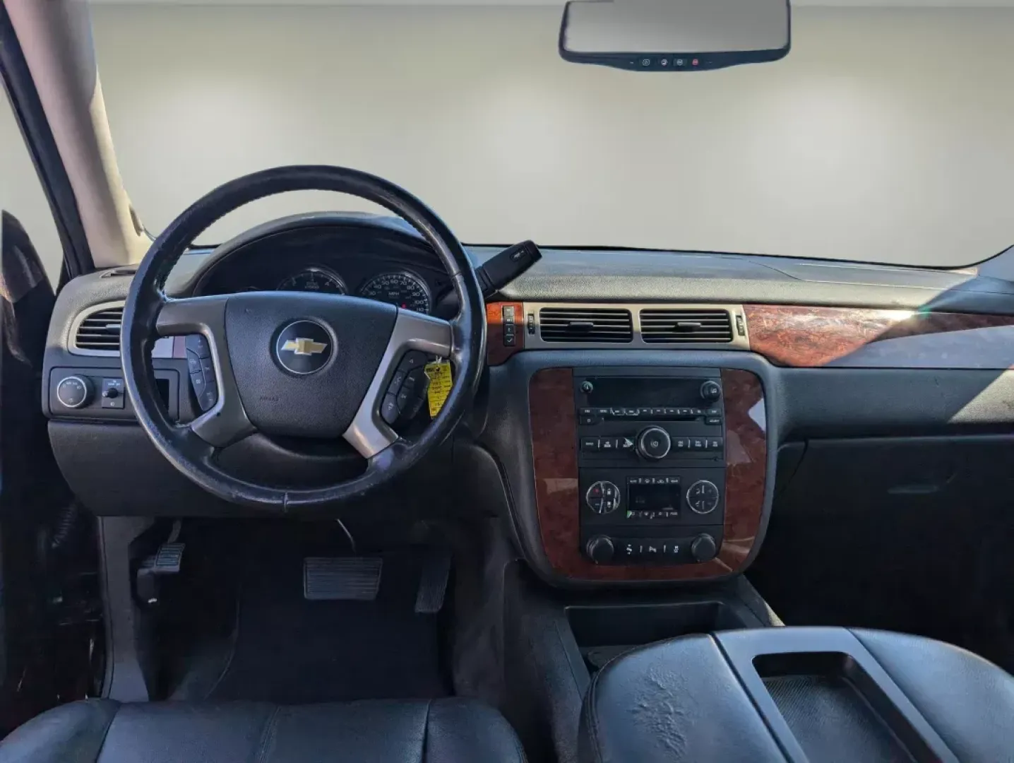 2014 /Ebony Chevrolet Tahoe LT (1GNSCBE07ER) with an Gas/Ethanol V8 5.3L/323 engine, 6-Speed Automatic transmission, located at 7000 Northlake Connector, Columbus, GA, 31904, (706) 987-8085, 32.524975, -84.978134 - 2014 Chevrolet Tahoe LT - Photo#12