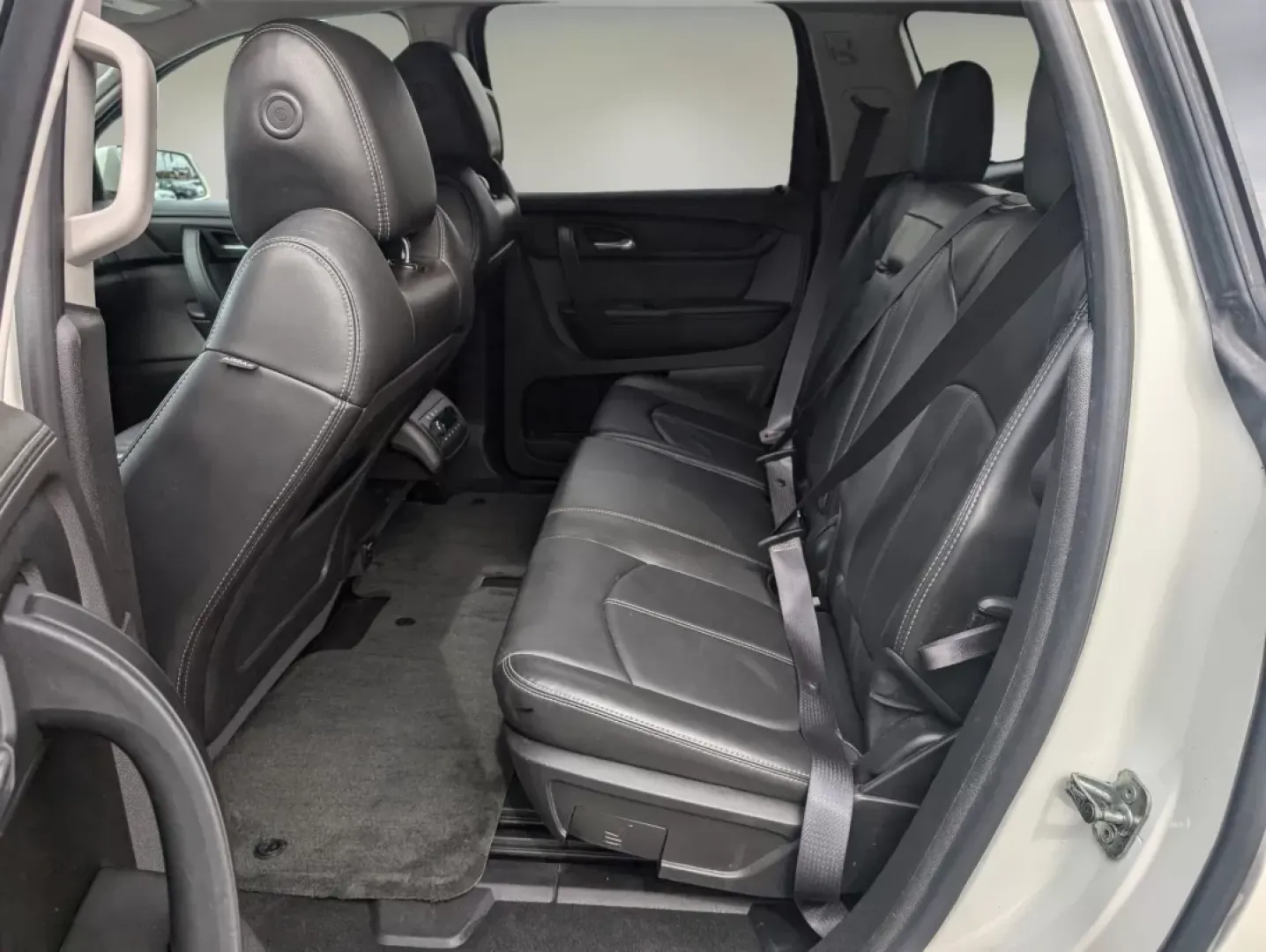 2014 /Ebony Chevrolet Traverse LT (1GNKRHKD0EJ) with an Other engine, located at 804 22nd Ave, Phenix City, AL, 36870, (334) 297-1860, 32.484749, -85.024475 - ### Explore the Open Road with the 2014 Chevrolet Traverse LT at Gils Auto!<br /> <br /> Are you ready to enhance your family's adventures or elevate your daily commute? The 2014 Chevrolet Traverse LT available at Gils Auto in Phenix City, AL, is the perfect SUV for those who crave space, comfort, a - Photo#11