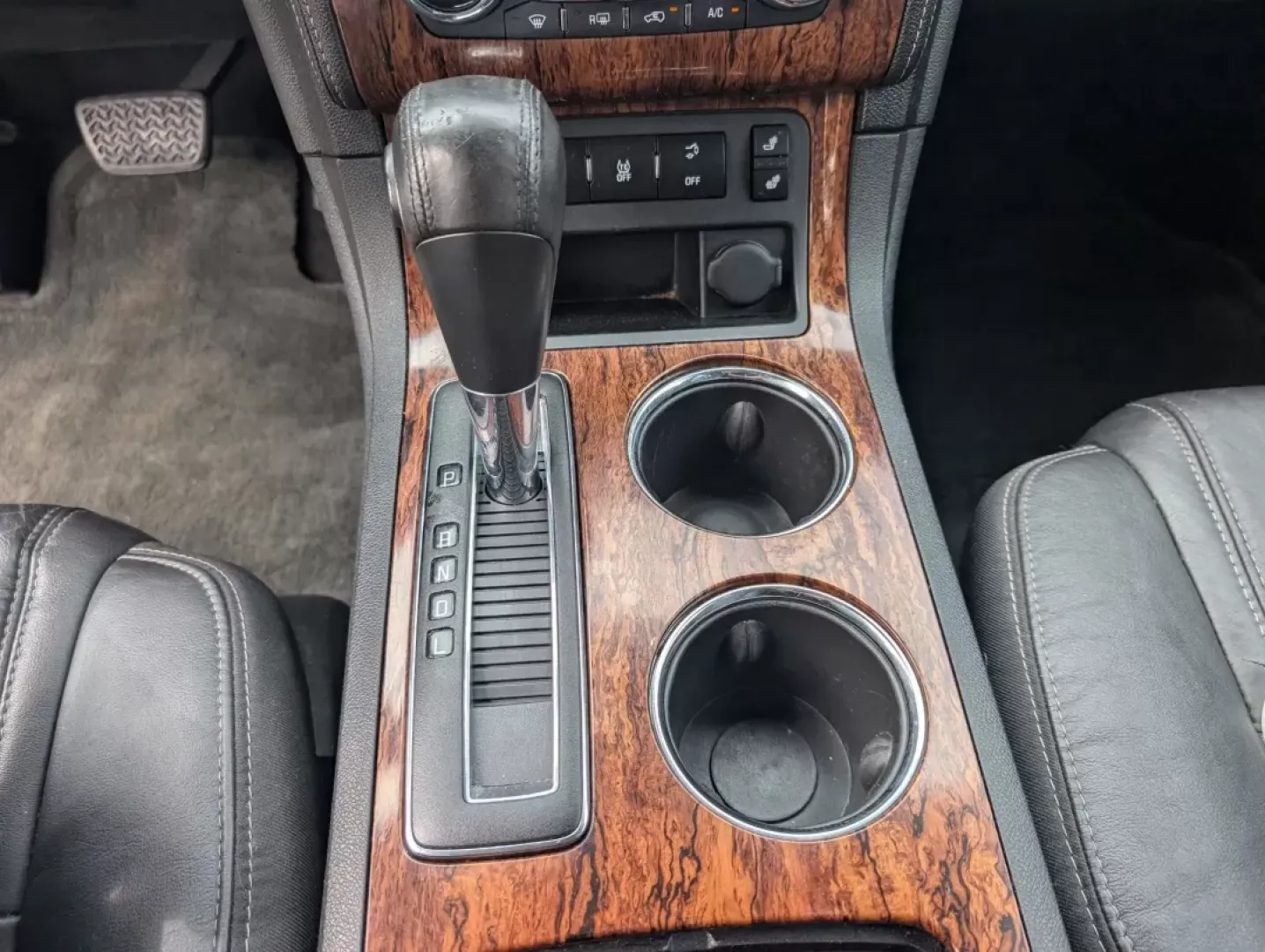 2014 /Ebony Chevrolet Traverse LT (1GNKRHKD0EJ) with an Other engine, located at 804 22nd Ave, Phenix City, AL, 36870, (334) 297-1860, 32.484749, -85.024475 - ### Explore the Open Road with the 2014 Chevrolet Traverse LT at Gils Auto!<br /> <br /> Are you ready to enhance your family's adventures or elevate your daily commute? The 2014 Chevrolet Traverse LT available at Gils Auto in Phenix City, AL, is the perfect SUV for those who crave space, comfort, a - Photo#13