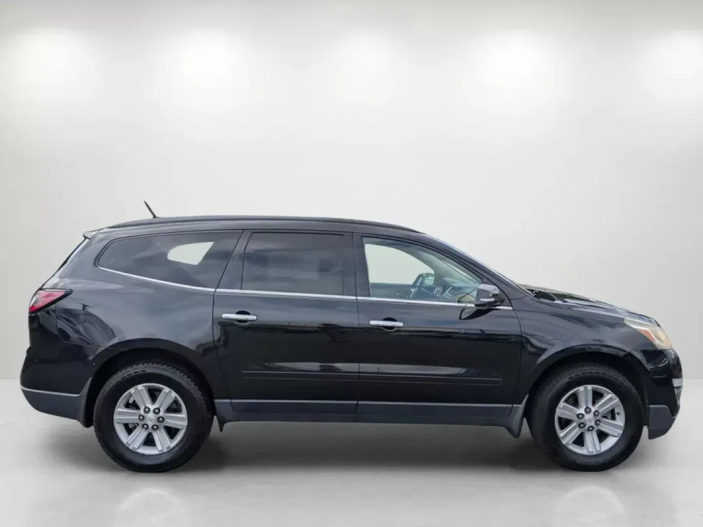 2014 /Ebony/Mojave Chevrolet Traverse LT (1GNKRHKD6EJ) with an Gas V6 3.6L/217 engine, 6-Speed Automatic transmission, located at 804 22nd Ave, Phenix City, AL, 36870, (334) 297-1860, 32.484749, -85.024475 - ### Discover Your Adventure with This 2014 Chevrolet Traverse LT at Gils Auto - Phenix City #2<br /> <br /> Are you searching for the perfect vehicle to accommodate your growing family or to embark on weekend adventures? Look no further than this **2014 Chevrolet Traverse LT** at **Gils Auto - Pheni - Photo#3