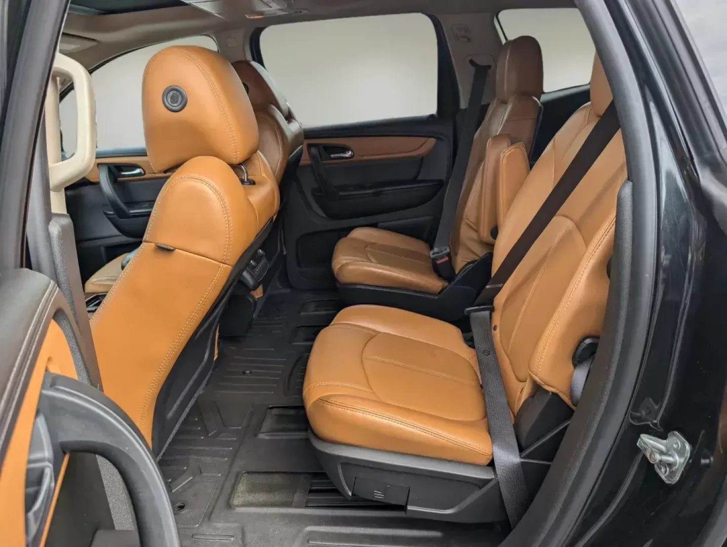 2014 /Ebony/Mojave Chevrolet Traverse LT (1GNKRHKD6EJ) with an Gas V6 3.6L/217 engine, 6-Speed Automatic transmission, located at 804 22nd Ave, Phenix City, AL, 36870, (334) 297-1860, 32.484749, -85.024475 - ### Discover Your Adventure with This 2014 Chevrolet Traverse LT at Gils Auto - Phenix City #2<br /> <br /> Are you searching for the perfect vehicle to accommodate your growing family or to embark on weekend adventures? Look no further than this **2014 Chevrolet Traverse LT** at **Gils Auto - Pheni - Photo#10