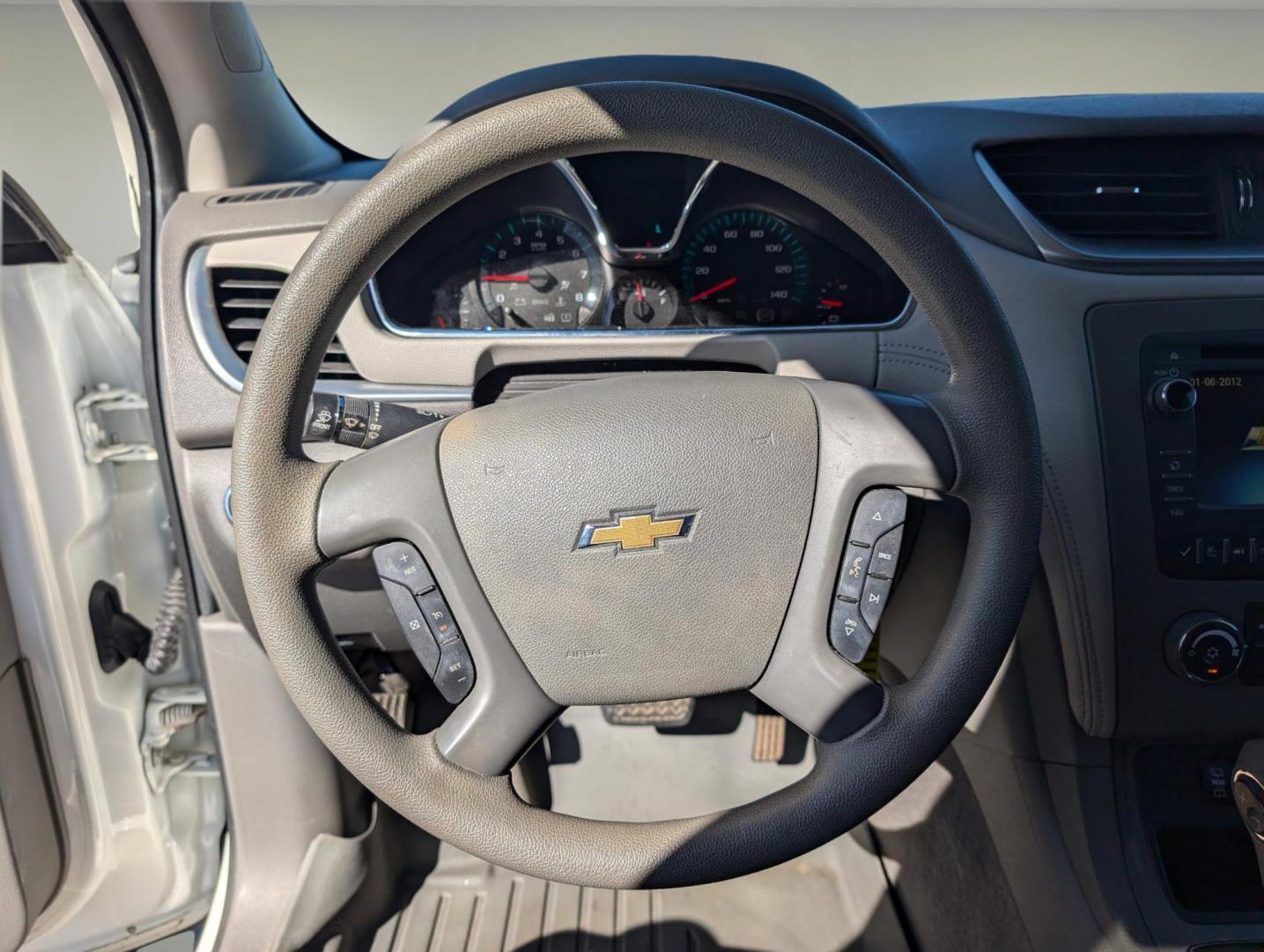2014 /Dk Titanium/Lt Titanium Chevrolet Traverse LS (1GNKRFED2EJ) with an Gas V6 3.6L/217 engine, 6-Speed Automatic transmission, located at 3959 U.S. 80 W, Phenix City, AL, 36870, (334) 297-4885, 32.469296, -85.135185 - 2014 Chevrolet Traverse LS - Photo#16