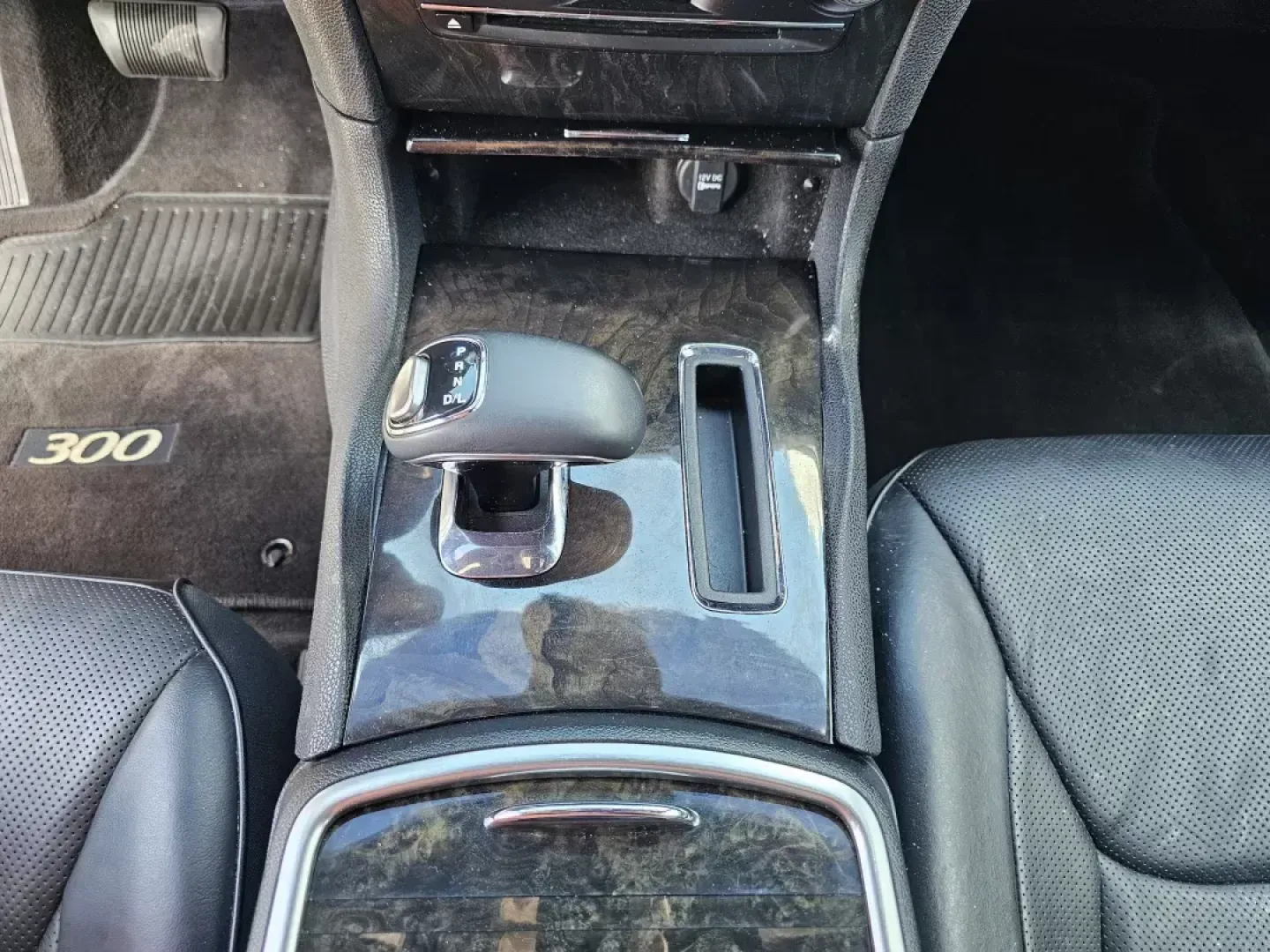 2014 /Black Chrysler 300 300C (2C3CCAEGXEH) with an Regular Unleaded V-6 3.6 L/220 engine, 8-Speed Automatic w/OD transmission, located at 521 Old Farm Lane Rd, Prattville, AL, 36066, (334) 325-1505, 32.482460, -86.416367 - 2014 Chrysler 300 300C - Photo#12