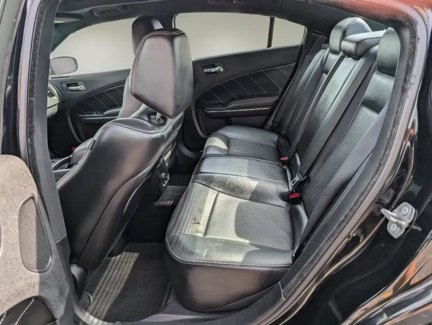 2014 /Black Dodge Charger RT Plus (2C3CDXCT7EH) with an Regular Unleaded V-8 5.7 L/345 engine, 5-Speed Automatic w/OD transmission, located at 804 22nd Ave, Phenix City, AL, 36870, (334) 297-1860, 32.484749, -85.024475 - 2014 Dodge Charger RT Plus - Photo#10