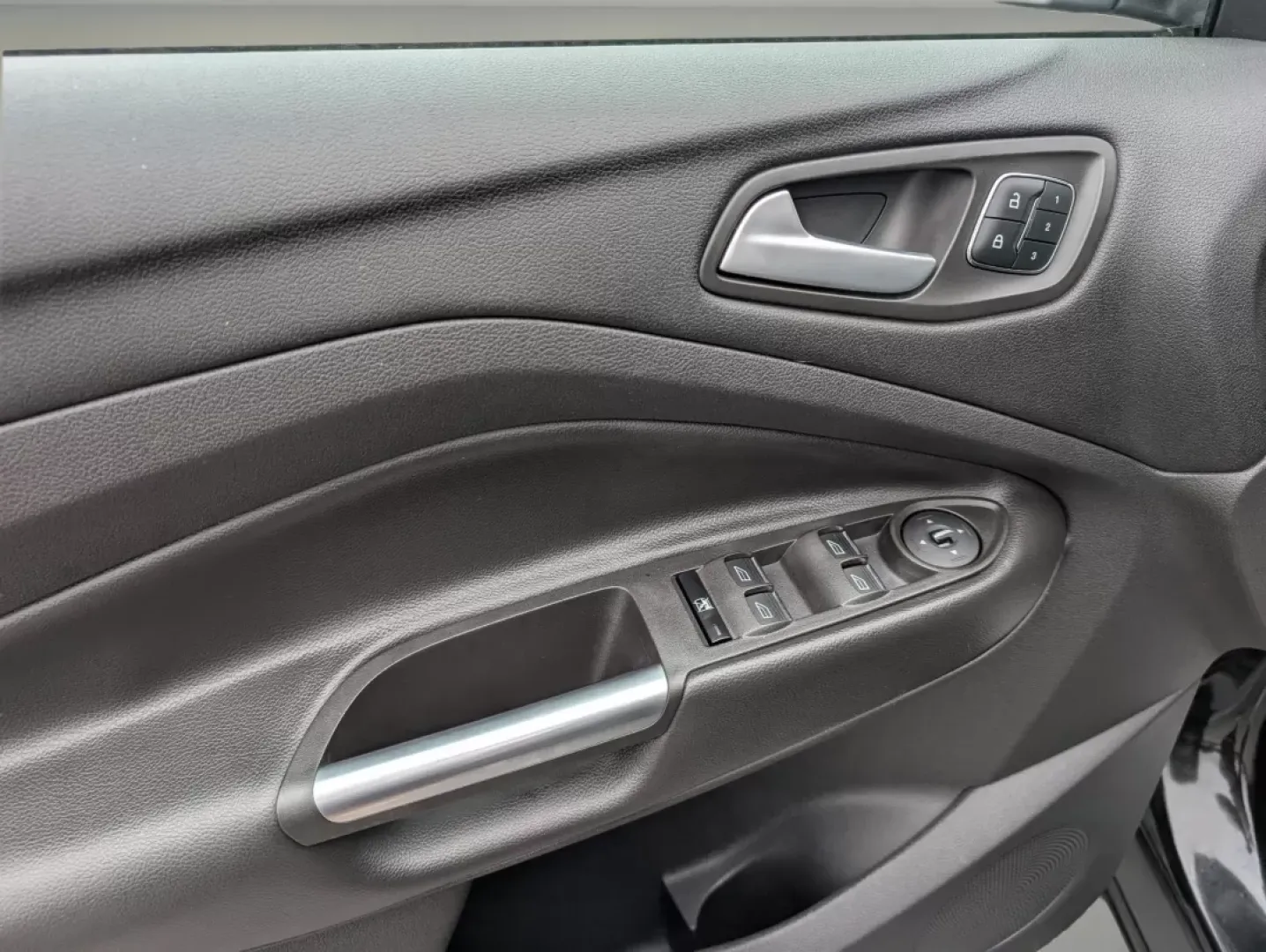 2014 Ford Escape Titanium (1FMCU0JX9EU) with an Other engine, located at 5115 14th Ave., Columbus, GA, 31904, (706) 323-0345, 32.511494, -84.971046 - Discover the perfect balance of style, comfort, and versatility with the 2014 Ford Escape Titanium available at Gils Auto in Phenix City, AL. Whether you're a busy parent juggling activities, a commuter navigating the daily grind, or an adventure-seeker ready to hit the road, this SUV is designed to - Photo#8