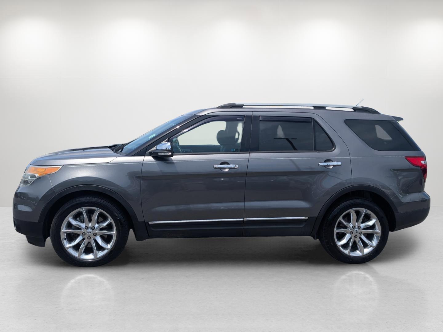2014 Ford Explorer XLT (1FM5K7D87EG) with an Regular Unleaded V-6 3.5 L/213 engine, 6-Speed Automatic w/OD transmission, located at 804 22nd Ave, Phenix City, AL, 36870, (334) 297-1860, 32.484749, -85.024475 - 2014 Ford Explorer XLT - Photo#1