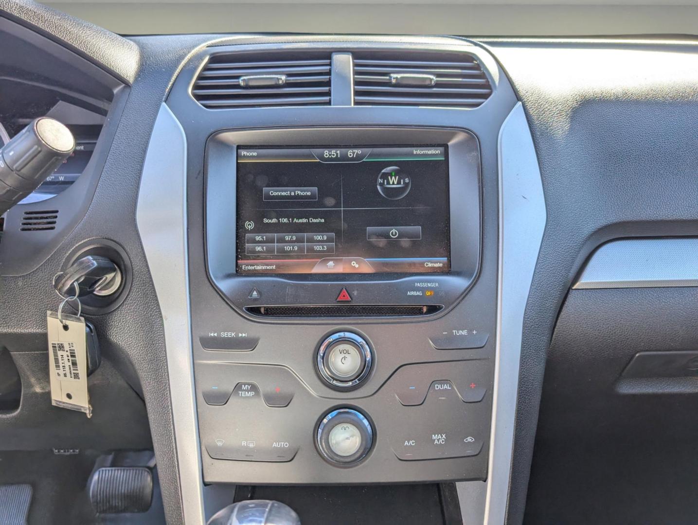 2014 Ford Explorer XLT (1FM5K7D83EG) with an Regular Unleaded V-6 3.5 L/213 engine, 6-Speed Automatic w/OD transmission, located at 1430 Gateway Drive, Opelika, AL, 36801, (334) 239-0944, 32.637871, -85.409790 - 2014 Ford Explorer XLT - Photo#14