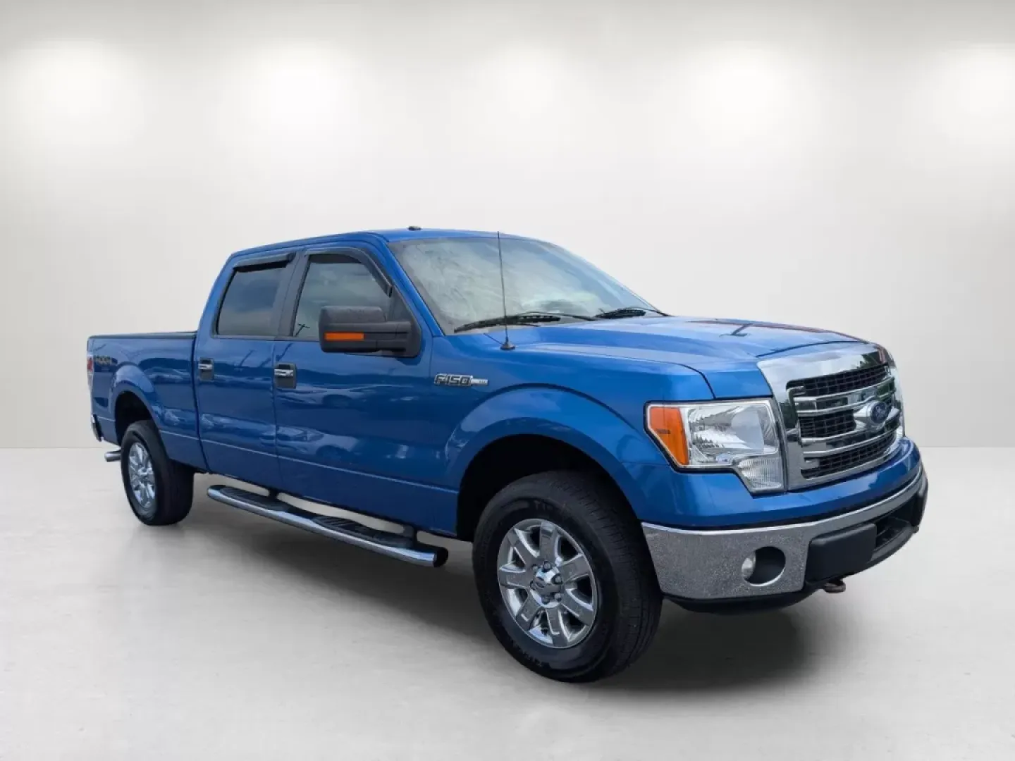 2014 Ford F-150 XLT (1FTFW1EF7EF) with an Other engine, located at 1430 Gateway Drive, Opelika, AL, 36801, (334) 239-0944, 32.637871, -85.409790 - **Take on Life's Adventures with the 2014 Ford F-150 at Gils Auto - Phenix City!**<br /> <br /> If you're looking for a vehicle that can effortlessly transition from daily commutes to weekend adventures, the 2014 Ford F-150 Crew Cab Pickup is the perfect choice for you. This rugged yet refined truck - Photo#2
