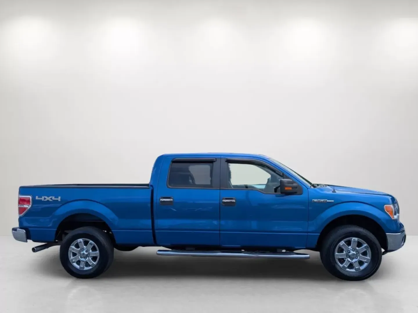 2014 Ford F-150 XLT (1FTFW1EF7EF) with an Other engine, located at 1430 Gateway Drive, Opelika, AL, 36801, (334) 239-0944, 32.637871, -85.409790 - **Take on Life's Adventures with the 2014 Ford F-150 at Gils Auto - Phenix City!**<br /> <br /> If you're looking for a vehicle that can effortlessly transition from daily commutes to weekend adventures, the 2014 Ford F-150 Crew Cab Pickup is the perfect choice for you. This rugged yet refined truck - Photo#3