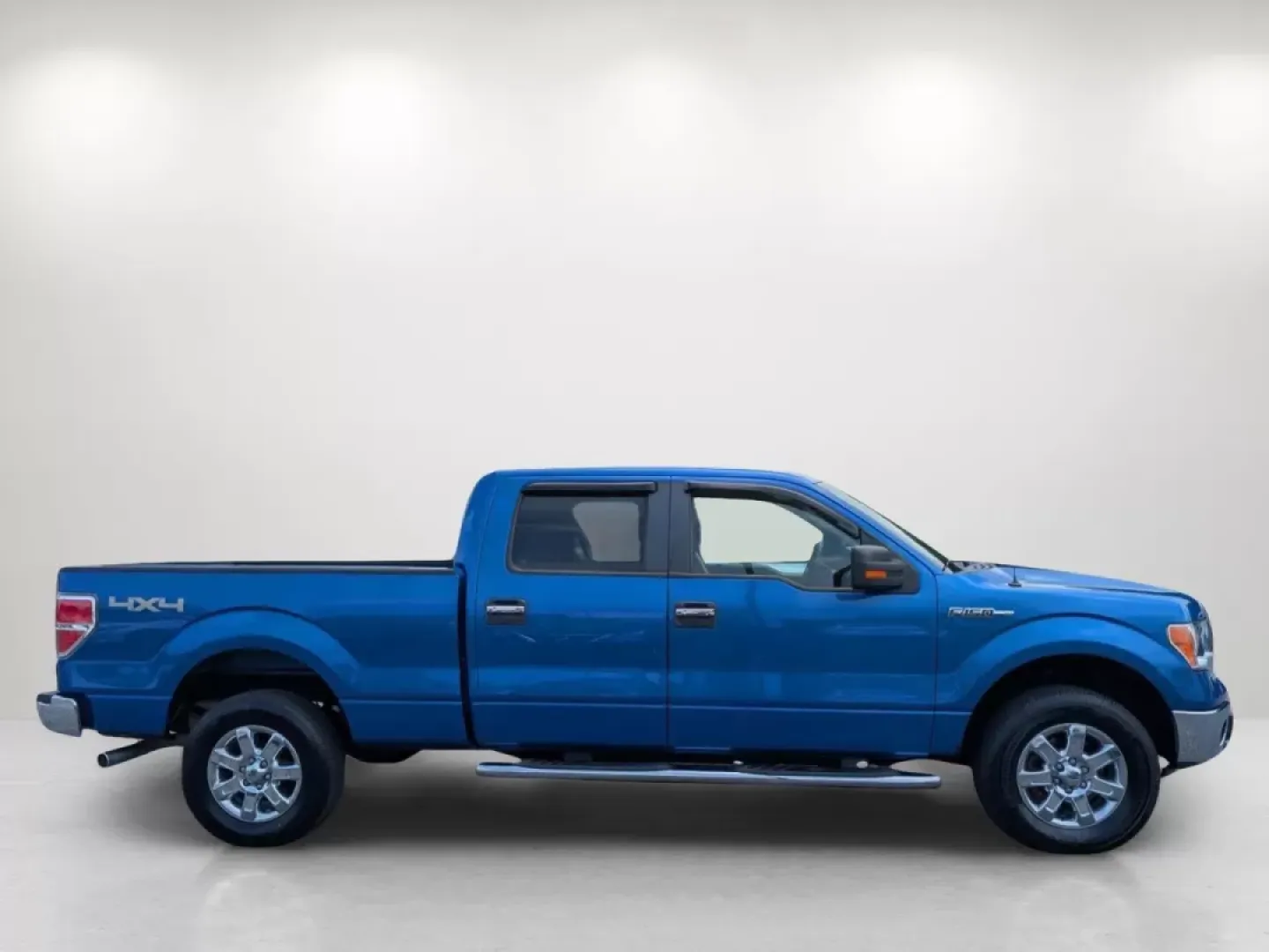 2014 Ford F-150 XLT (1FTFW1EF7EF) with an Other engine, located at 1430 Gateway Drive, Opelika, AL, 36801, (334) 239-0944, 32.637871, -85.409790 - **Take on Life's Adventures with the 2014 Ford F-150 at Gils Auto - Phenix City!**<br /> <br /> If you're looking for a vehicle that can effortlessly transition from daily commutes to weekend adventures, the 2014 Ford F-150 Crew Cab Pickup is the perfect choice for you. This rugged yet refined truck - Photo#9