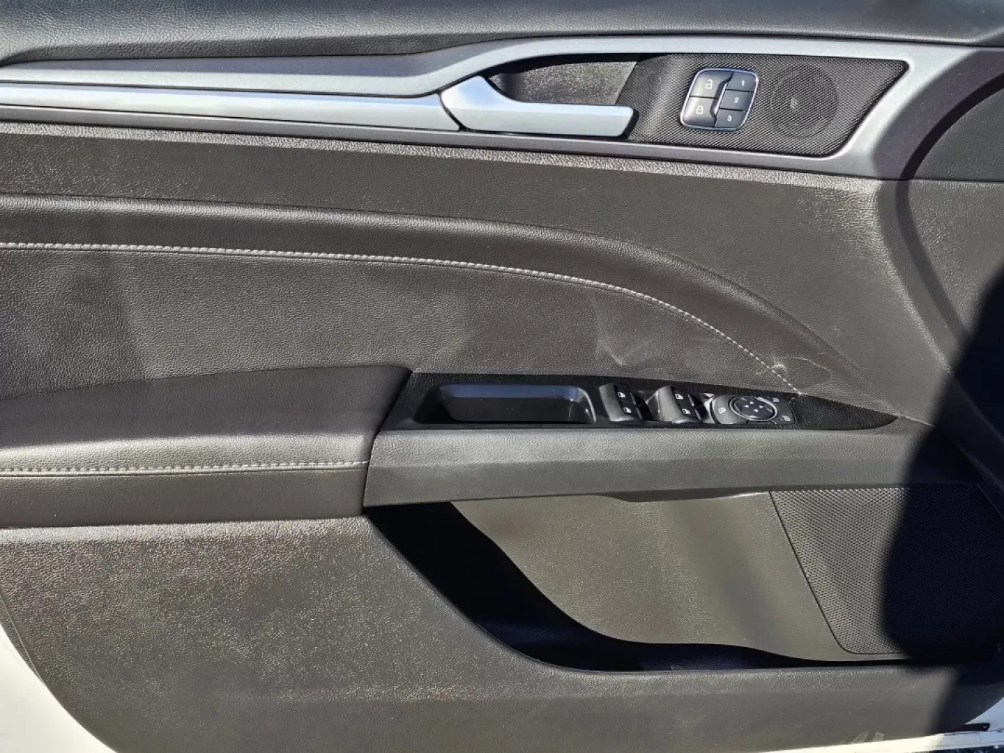 2014 Ford Fusion Titanium (3FA6P0K96ER) with an Other engine, located at 3959 U.S. 80 W, Phenix City, AL, 36870, (334) 297-4885, 32.469296, -85.135185 - **Experience Comfort and Style with This 2014 Ford Fusion Titanium Perfect for Your Daily Commute!**<br /> <br /> Are you looking for a reliable vehicle that perfectly balances comfort, technology, and style? The 2014 Ford Fusion Titanium is your ideal companion, whether you're navigating the bustl - Photo#8