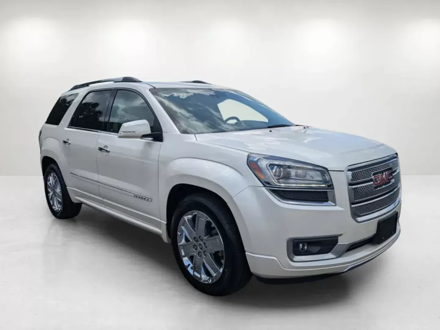 2014 /Cocoa Dune GMC Acadia Denali (1GKKRTKD9EJ) with an Gas V6 3.6L/220 engine, 6-Speed Automatic transmission, located at 3959 U.S. 80 W, Phenix City, AL, 36870, (334) 297-4885, 32.469296, -85.135185 - **Adventure Awaits with the 2014 GMC Acadia Denali Your Family's Next SUV!**<br /> <br /> Are you looking for a versatile vehicle that can handle everything from weekend getaways to daily commutes? At Gils Auto in Phenix City, AL, we have the perfect solution: the 2014 GMC Acadia Denali. Designed f - Photo#2