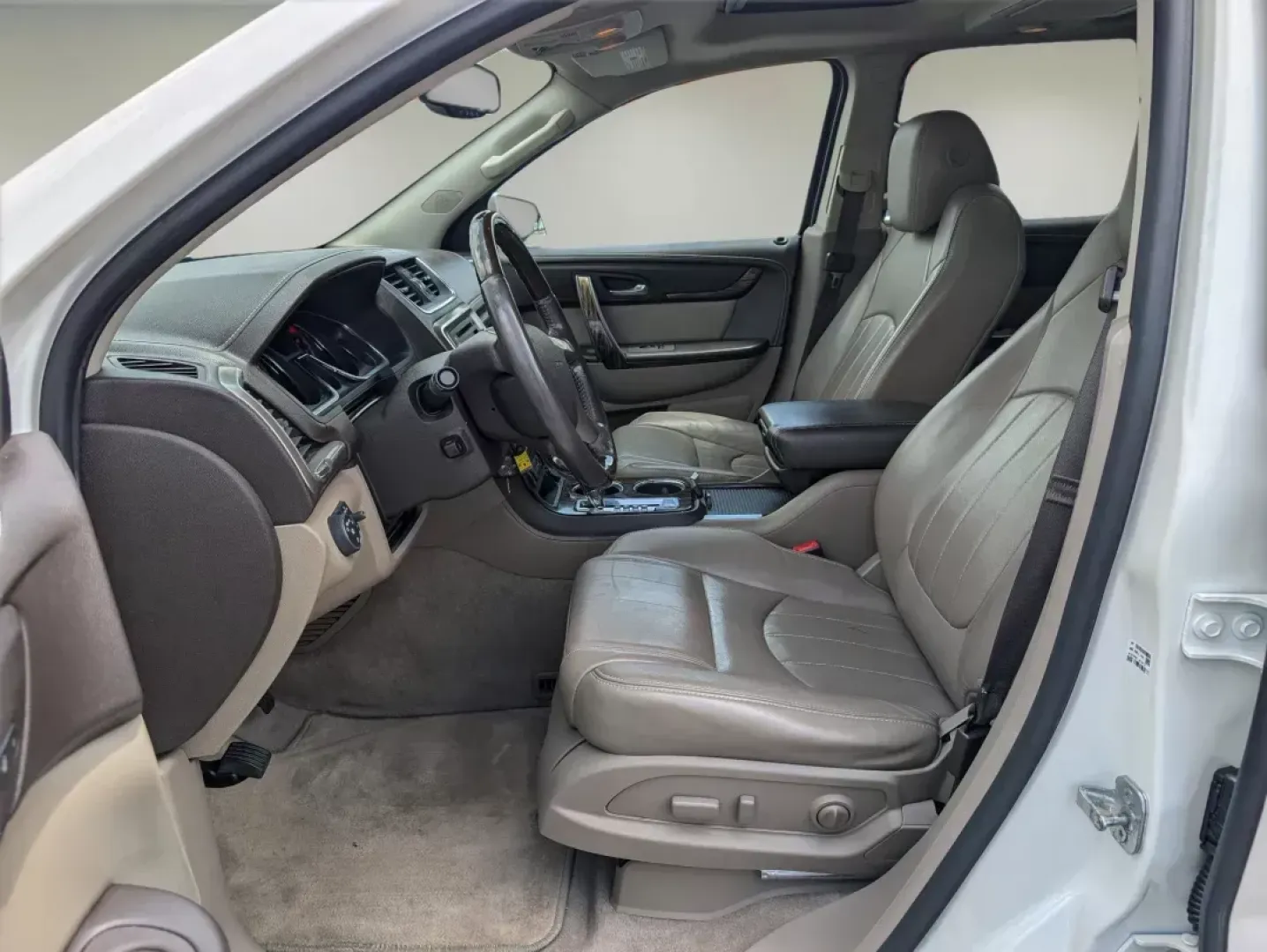 2014 /Cocoa Dune GMC Acadia Denali (1GKKRTKD9EJ) with an Gas V6 3.6L/220 engine, 6-Speed Automatic transmission, located at 3959 U.S. 80 W, Phenix City, AL, 36870, (334) 297-4885, 32.469296, -85.135185 - **Adventure Awaits with the 2014 GMC Acadia Denali Your Family's Next SUV!**<br /> <br /> Are you looking for a versatile vehicle that can handle everything from weekend getaways to daily commutes? At Gils Auto in Phenix City, AL, we have the perfect solution: the 2014 GMC Acadia Denali. Designed f - Photo#9