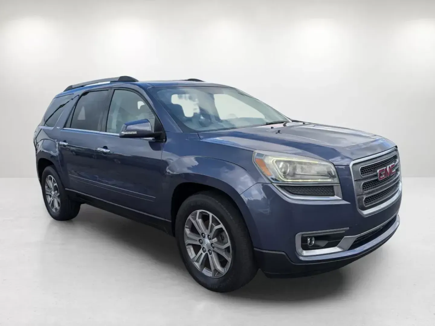 2014 /Light Titanium GMC Acadia SLT (1GKKRRKD0EJ) with an Gas V6 3.6L/220 engine, 6-Speed Automatic transmission, located at 804 22nd Ave, Phenix City, AL, 36870, (334) 297-1860, 32.484749, -85.024475 - **Discover Your Next Adventure with the 2014 GMC Acadia SLT at Gils Auto - Phenix City #2!**<br /> <br /> Are you in the market for a spacious, reliable SUV that can take your family on weekend getaways or make those long commutes a breeze? Look no further than the 2014 GMC Acadia SLT, available now - Photo#3