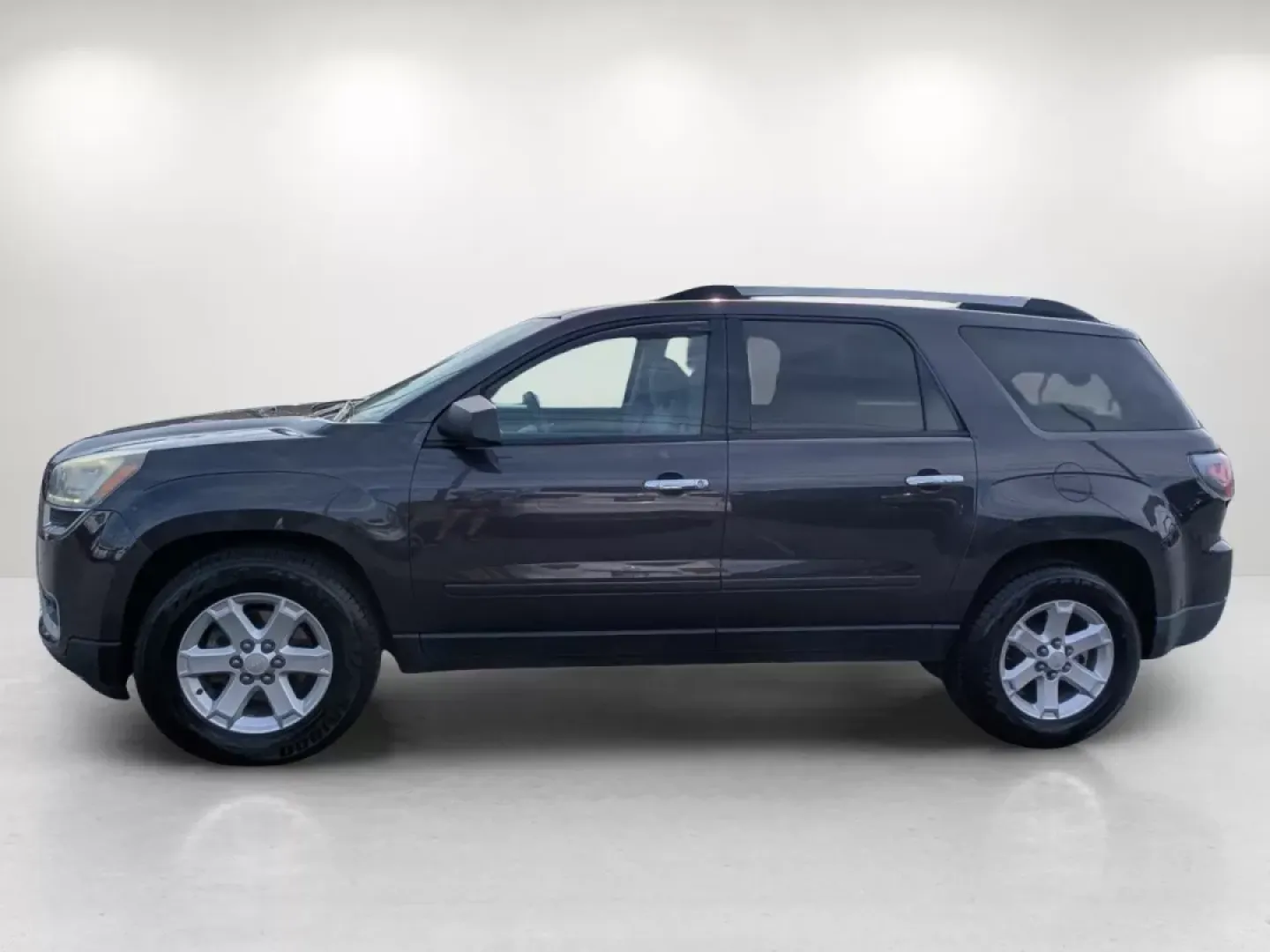 2014 /Light Titanium GMC Acadia SLE (1GKKRPKD6EJ) with an Other engine, located at 3959 U.S. 80 W, Phenix City, AL, 36870, (334) 297-4885, 32.469296, -85.135185 - **Explore New Adventures in This 2014 GMC Acadia Available Now at Gils Auto!**<br /> <br /> Are you looking for a versatile SUV that can keep up with your busy lifestyle? Look no further than this stunning 2014 GMC Acadia, available at Gils Auto in Phenix City, AL. With its spacious interior, advan - Photo#8