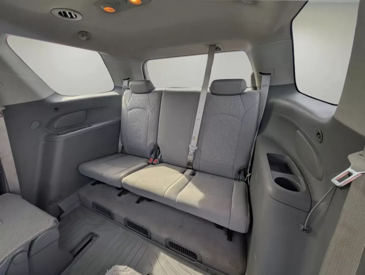 2014 /Light Titanium GMC Acadia SLE (1GKKRPKD6EJ) with an Other engine, located at 3959 U.S. 80 W, Phenix City, AL, 36870, (334) 297-4885, 32.469296, -85.135185 - **Explore New Adventures in This 2014 GMC Acadia Available Now at Gils Auto!**<br /> <br /> Are you looking for a versatile SUV that can keep up with your busy lifestyle? Look no further than this stunning 2014 GMC Acadia, available at Gils Auto in Phenix City, AL. With its spacious interior, advan - Photo#12