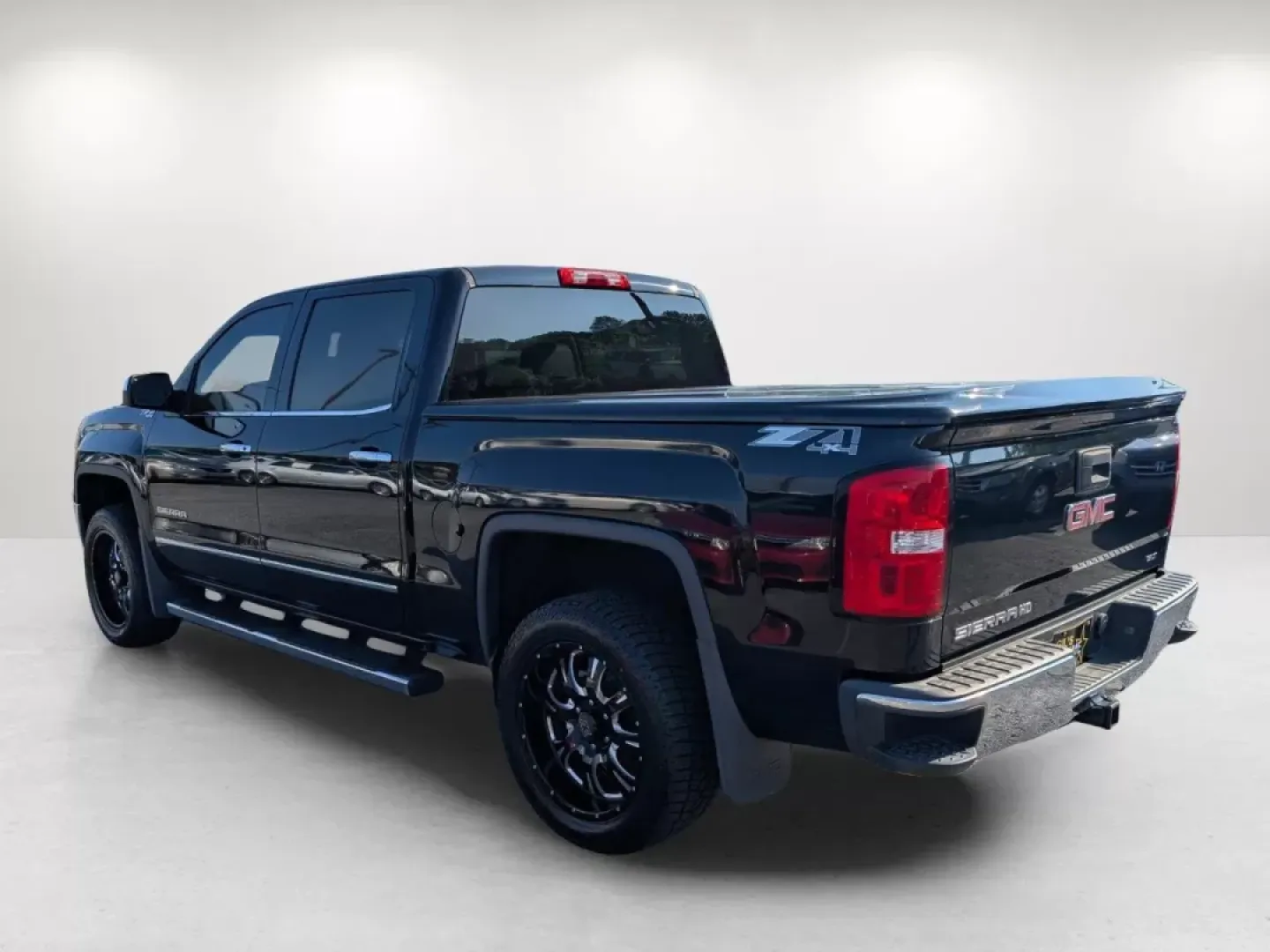 2014 /Cocoa/Dune GMC Sierra 1500 SLT (3GTU2VEC3EG) with an Other engine, located at 7000 Northlake Connector, Columbus, GA, 31904, (706) 987-8085, 32.524975, -84.978134 - **Unleash Your Adventurous Spirit with the 2014 GMC Sierra 1500 SLT at Gils Auto - Phenix City!**<br /> <br /> Are you ready to elevate your driving experience? Picture yourself behind the wheel of a rugged yet refined 2014 GMC Sierra 1500 SLT, perfect for weekend adventures or long weekday commutes - Photo#6