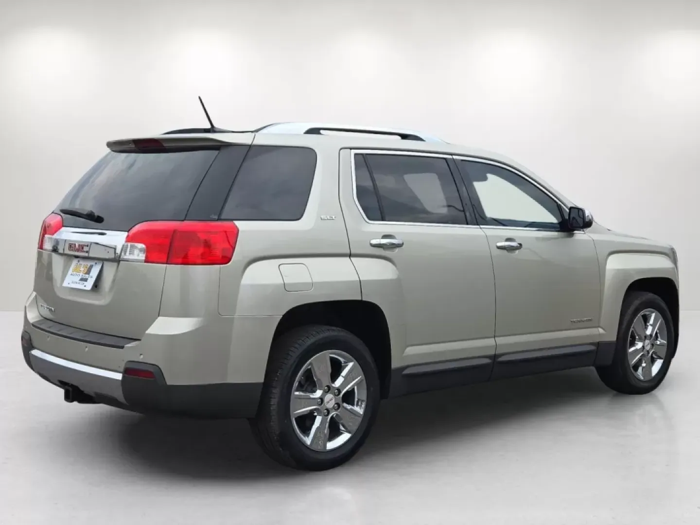 2014 /Light Titanium GMC Terrain SLT (2GKALTEK1E6) with an Other engine, located at 521 Old Farm Lane Rd, Prattville, AL, 36066, (334) 325-1505, 32.482460, -86.416367 - **Discover Adventure and Comfort with the 2014 GMC Terrain SLT at Gils Auto - Prattville**<br /> <br /> Are you in search of a versatile and stylish SUV that can seamlessly transition from your daily commute to weekend getaways? Look no further than the **2014 GMC Terrain SLT** at **Gils Auto - Prat - Photo#5